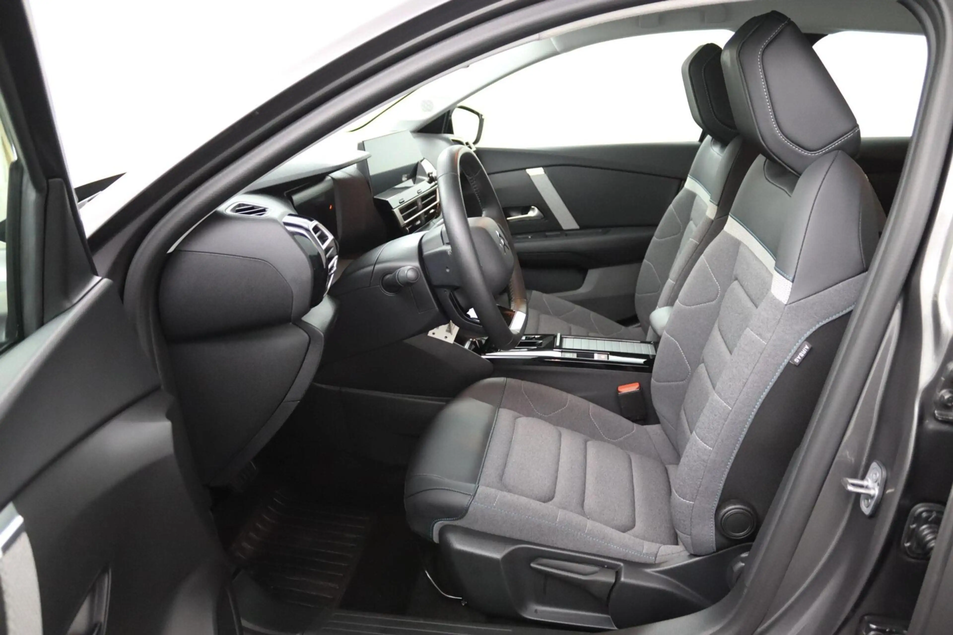 Citroen E-C4 Electric You 50 kWh — photo 4