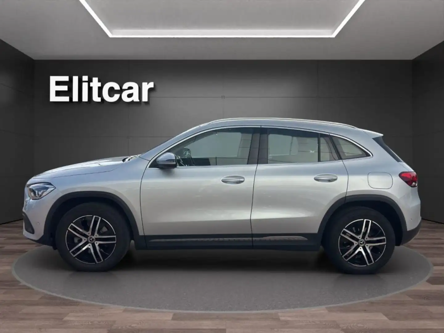 Mercedes-Benz GLA 220 d Automatic Sport Plus - 2