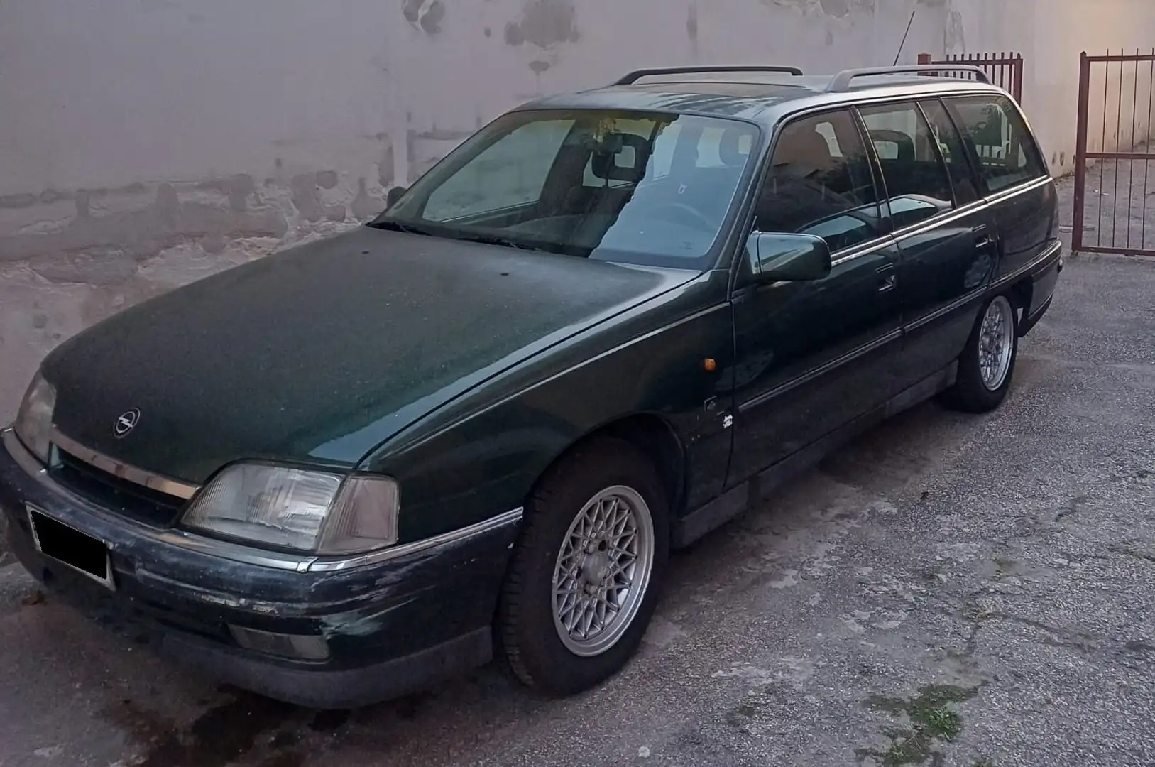 Opel Omega 2.0i Groen - 1