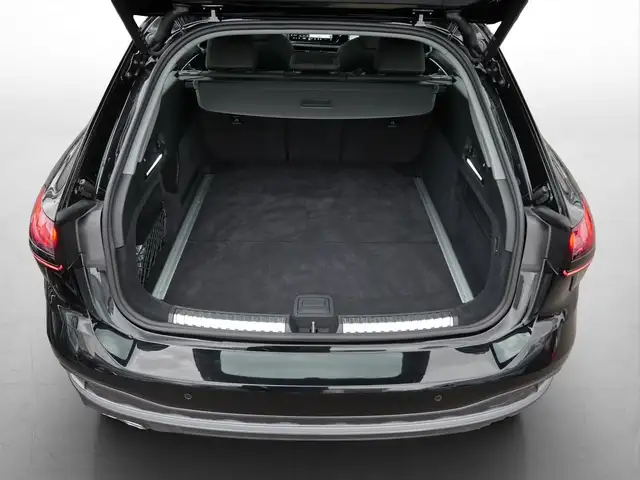 Audi A6 view 11