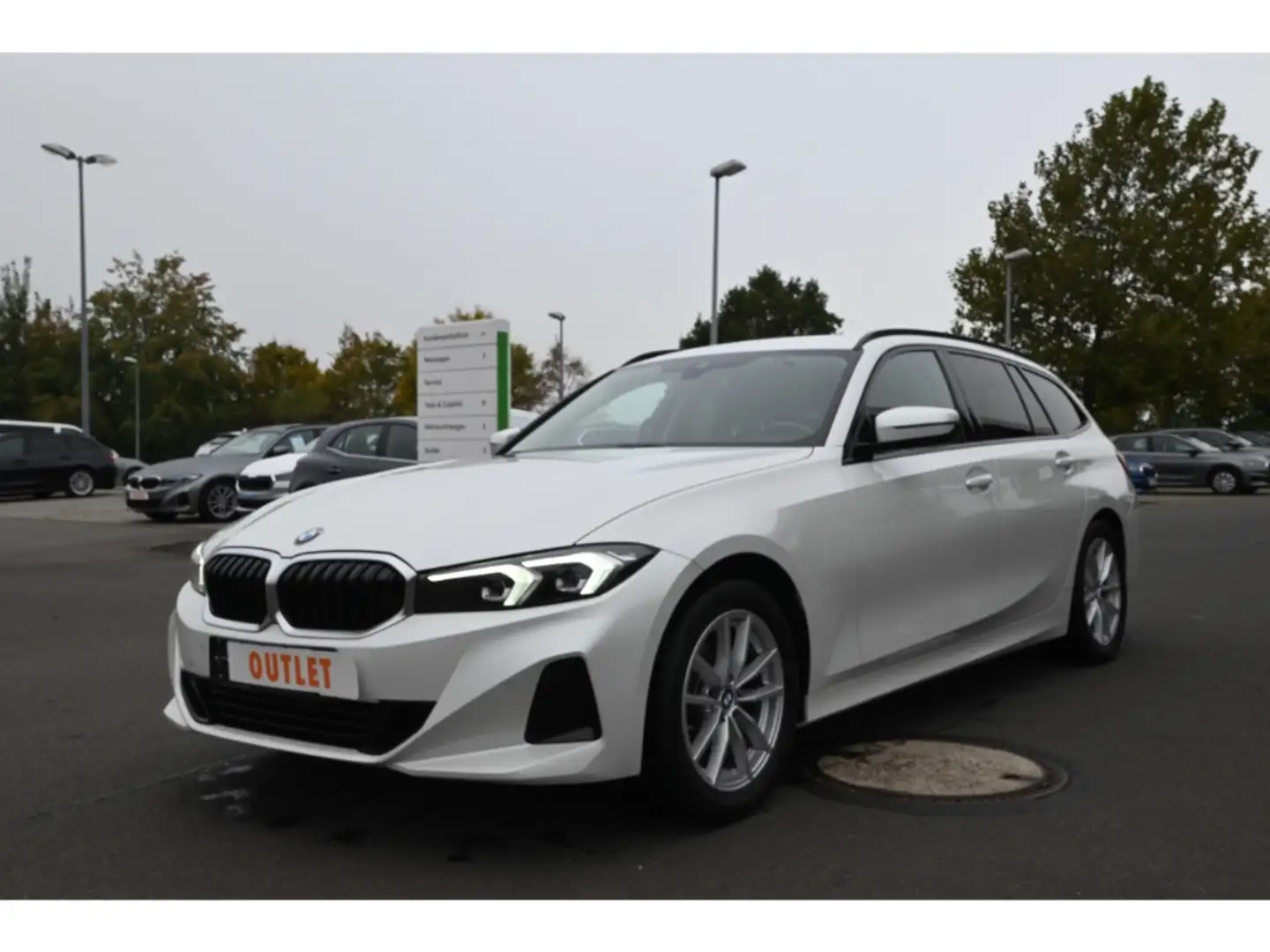 BMW 320 d Touring AHK Navi LED SHz AppleCarPlay PDC Blanc - 1