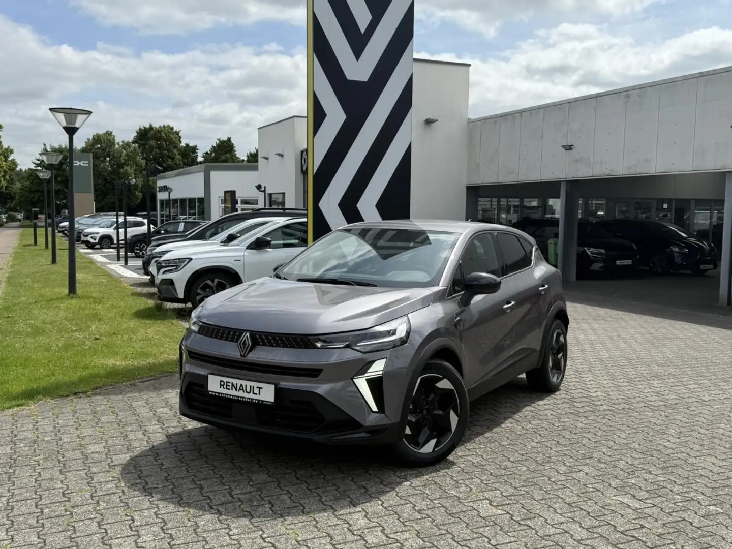 Renault Captur Techno TCe 90 "WinterPaket, GJR" Grau - 2