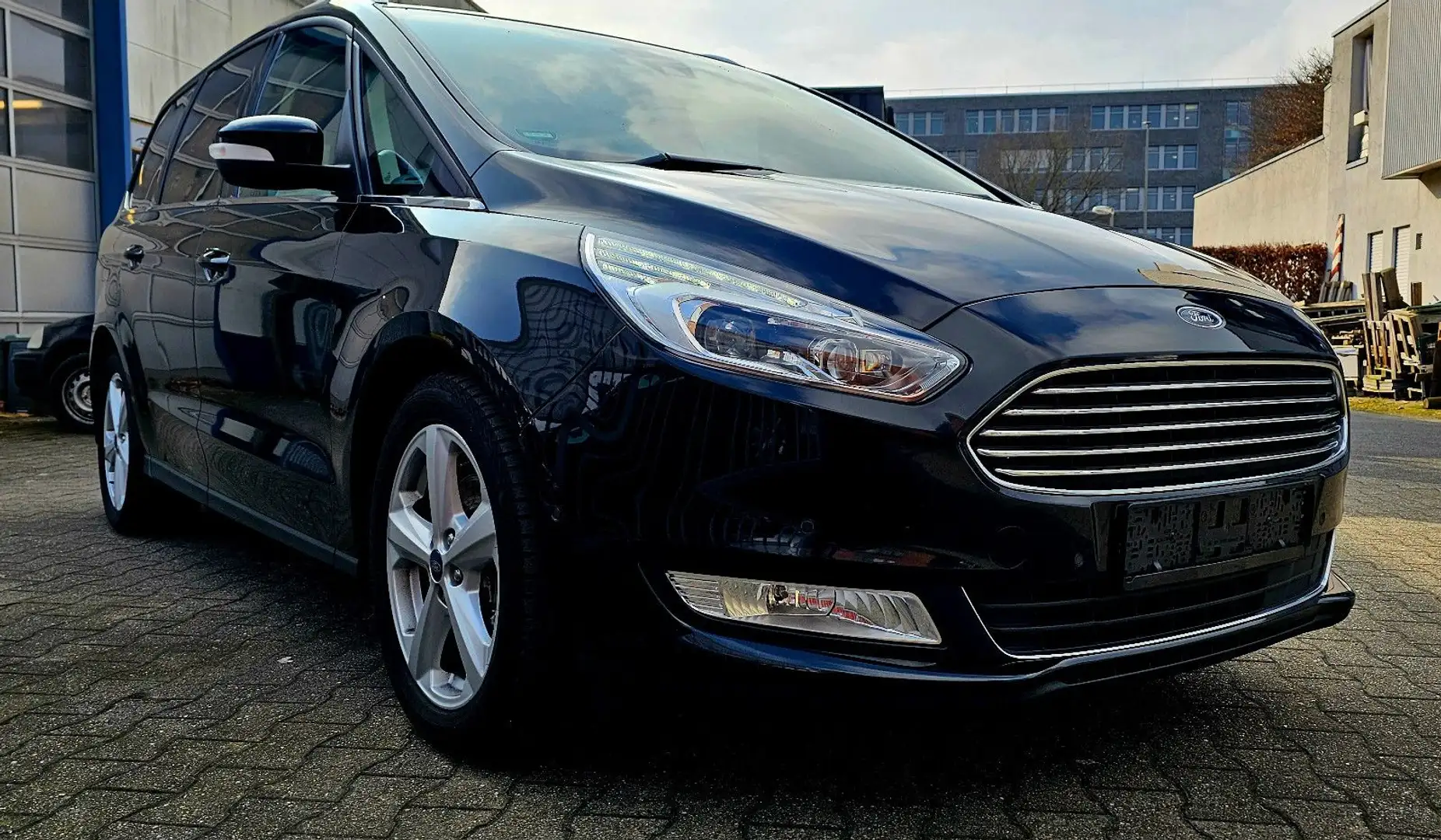 Ford Galaxy 2.0 TDCi Titanium LED Navi Leder Negru - 2