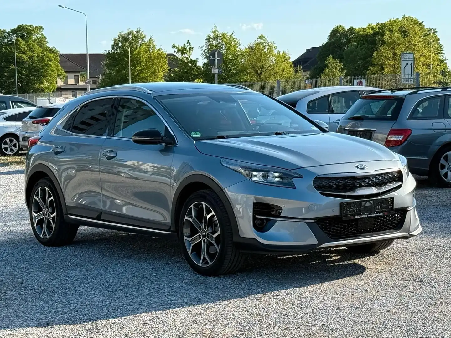 Kia XCeed Platinum Hybrid AUTOMATIK+PANO+LEDER+NAVI Argent - 1