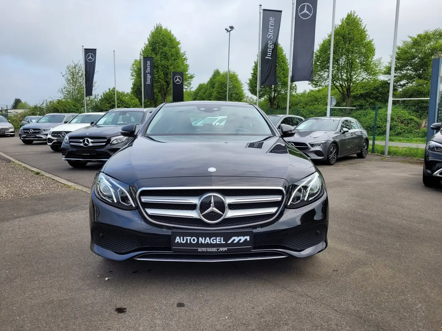 Mercedes-Benz E 220 E 220 d Avantgarde Comand+Kamera+Motor 0 KM+ Navi Zwart - 2