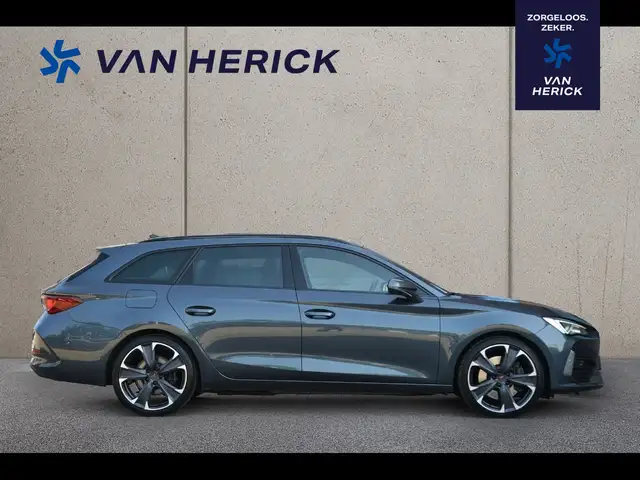 Cupra Leon view 3