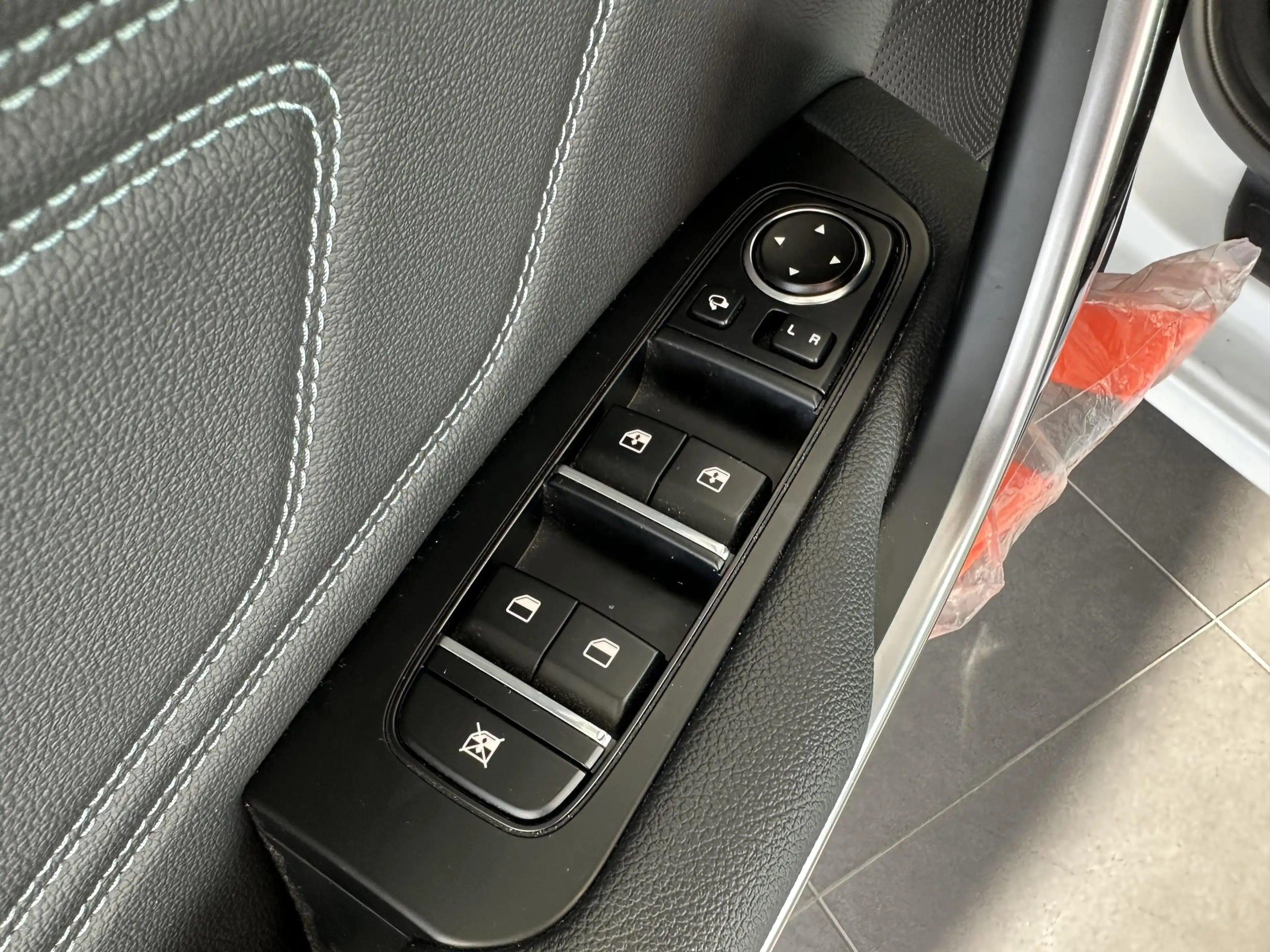 Kia Ceed SW / cee'd SW Sportswagon 1.0 T-GDi MHEV Design Edition Mild Hyb — photo 3