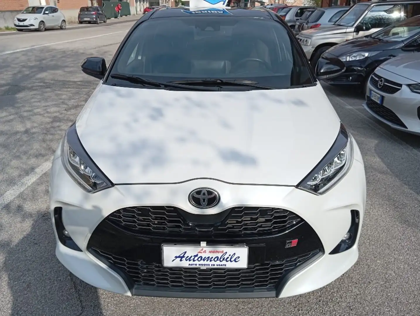 Toyota Yaris 1.5 Hybrid 5 porte GR Sport Blanc - 2