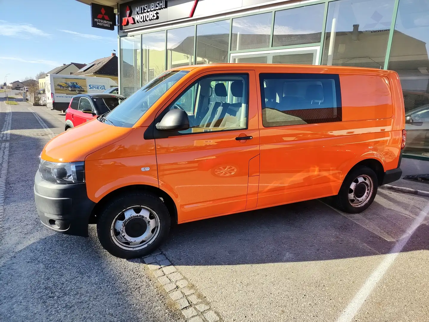 Volkswagen T5 Transporter TransVan Trendline KR 2,0 BiTDI DSG Kastenwagen Orange - 1