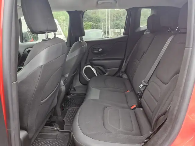 Jeep Renegade view 12