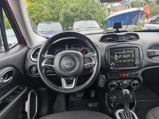 Jeep Renegade view 14