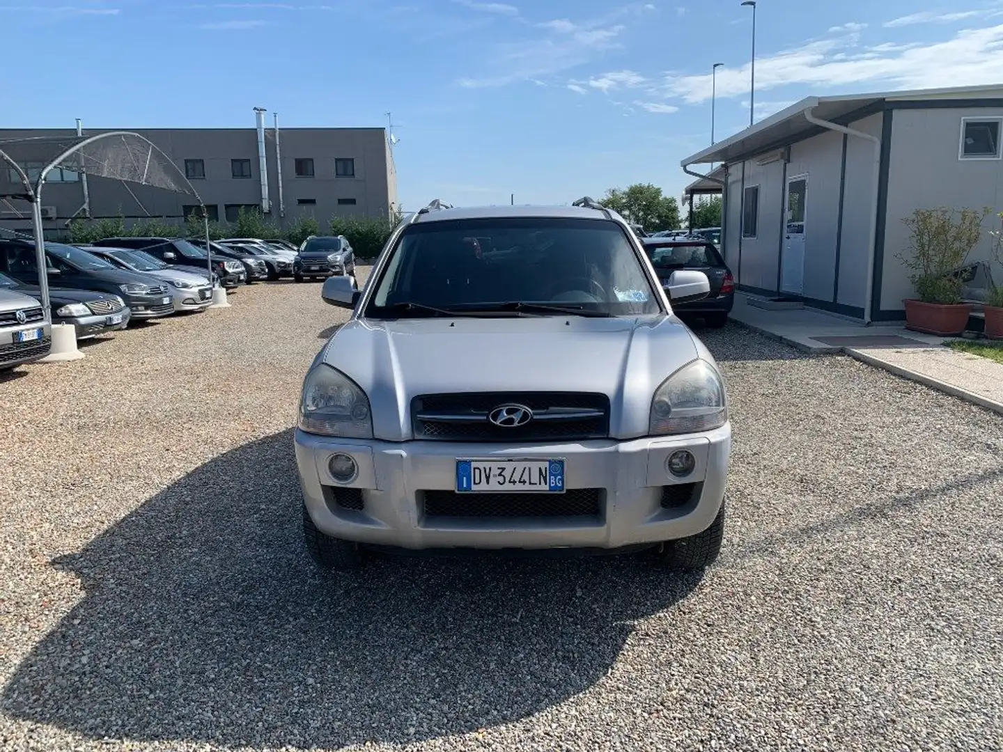 Hyundai TUCSON 2.0 CRDi VGT 2WD Active Szary - 2