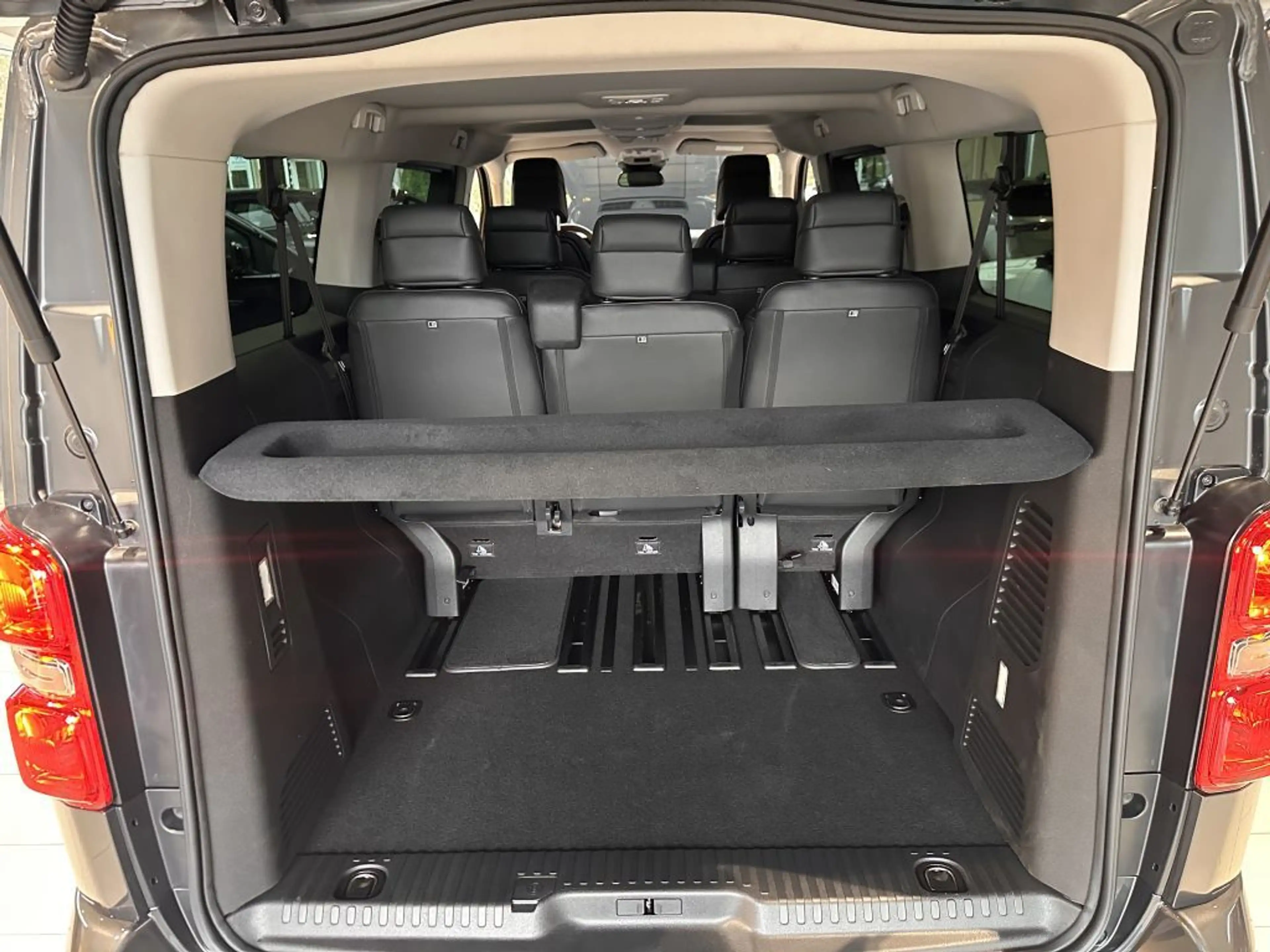 Opel Zafira 2.2 D XL  +AHK+STANDHZ.+ 7 Sitzer — photo 12