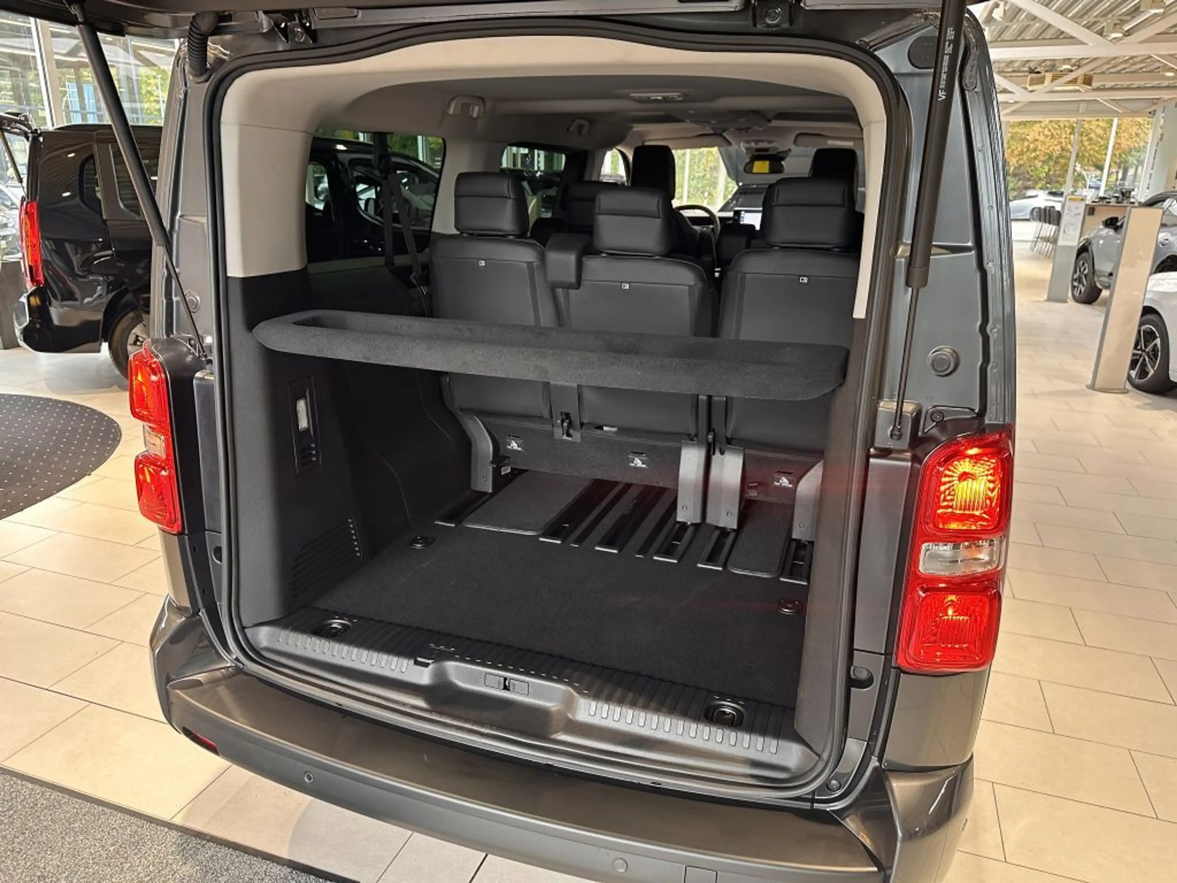 Opel Zafira 2.2 D XL  +AHK+STANDHZ.+ 7 Sitzer — photo 11