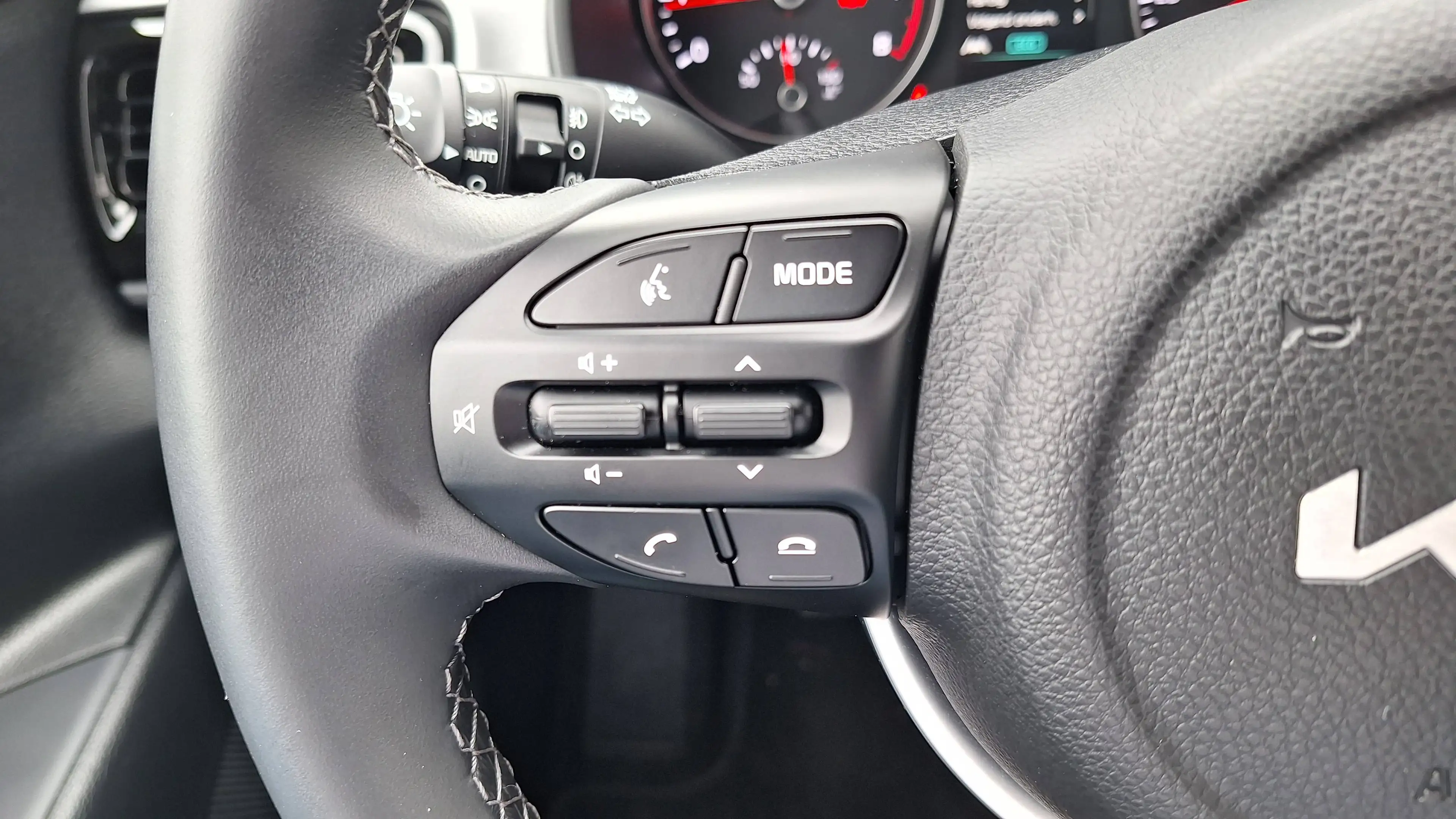 Kia Stonic 1.0 T-GDi MHEV Dynamic Plus Line NED AUTO — photo 15