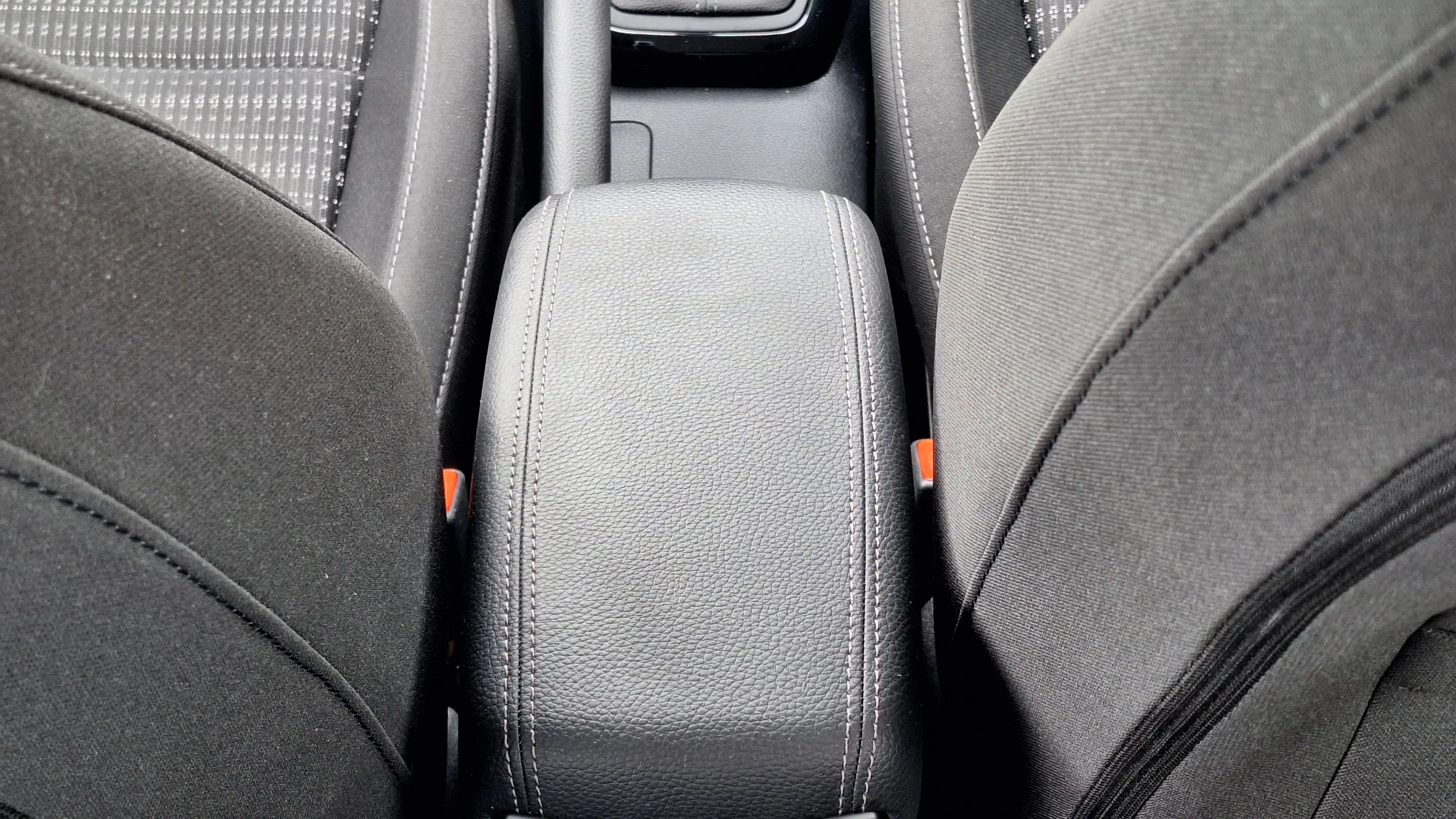 Kia Stonic 1.0 T-GDi MHEV Dynamic Plus Line NED AUTO — photo 14