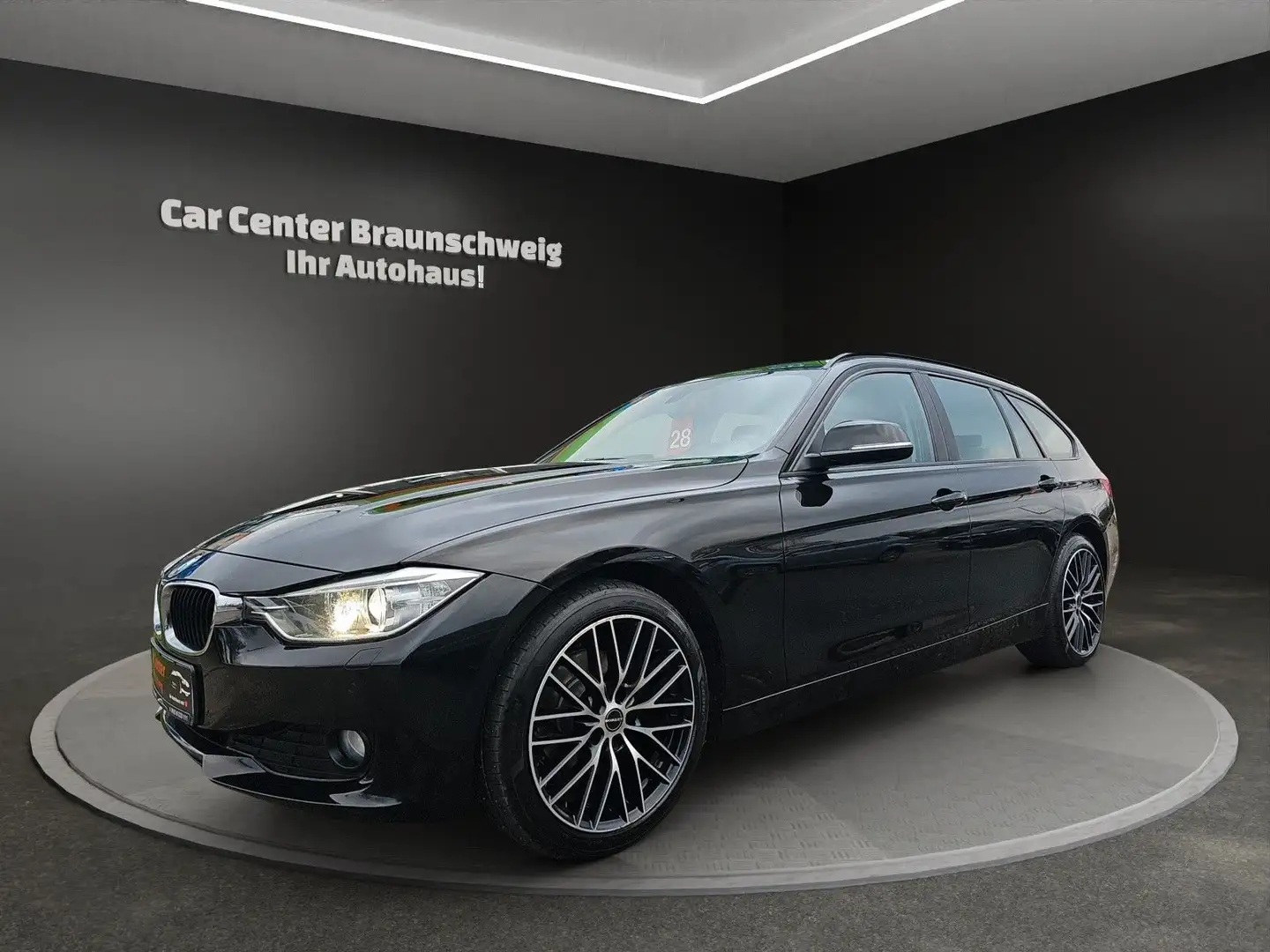 BMW 318 d Touring+LED+Navi+Multi+Alu+AHK Noir - 1