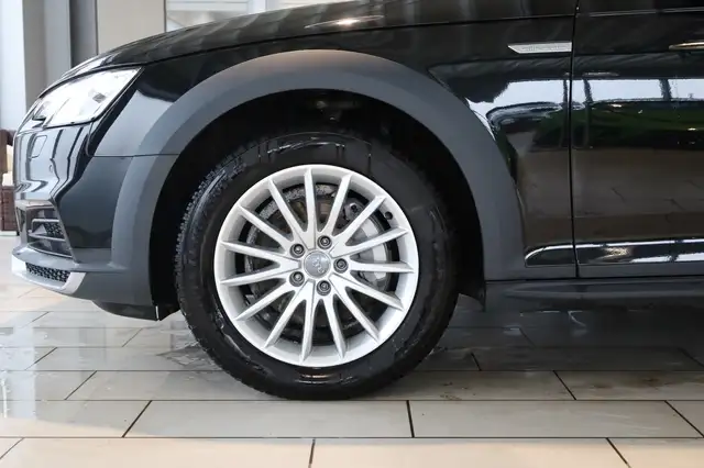 Audi A4 view 10