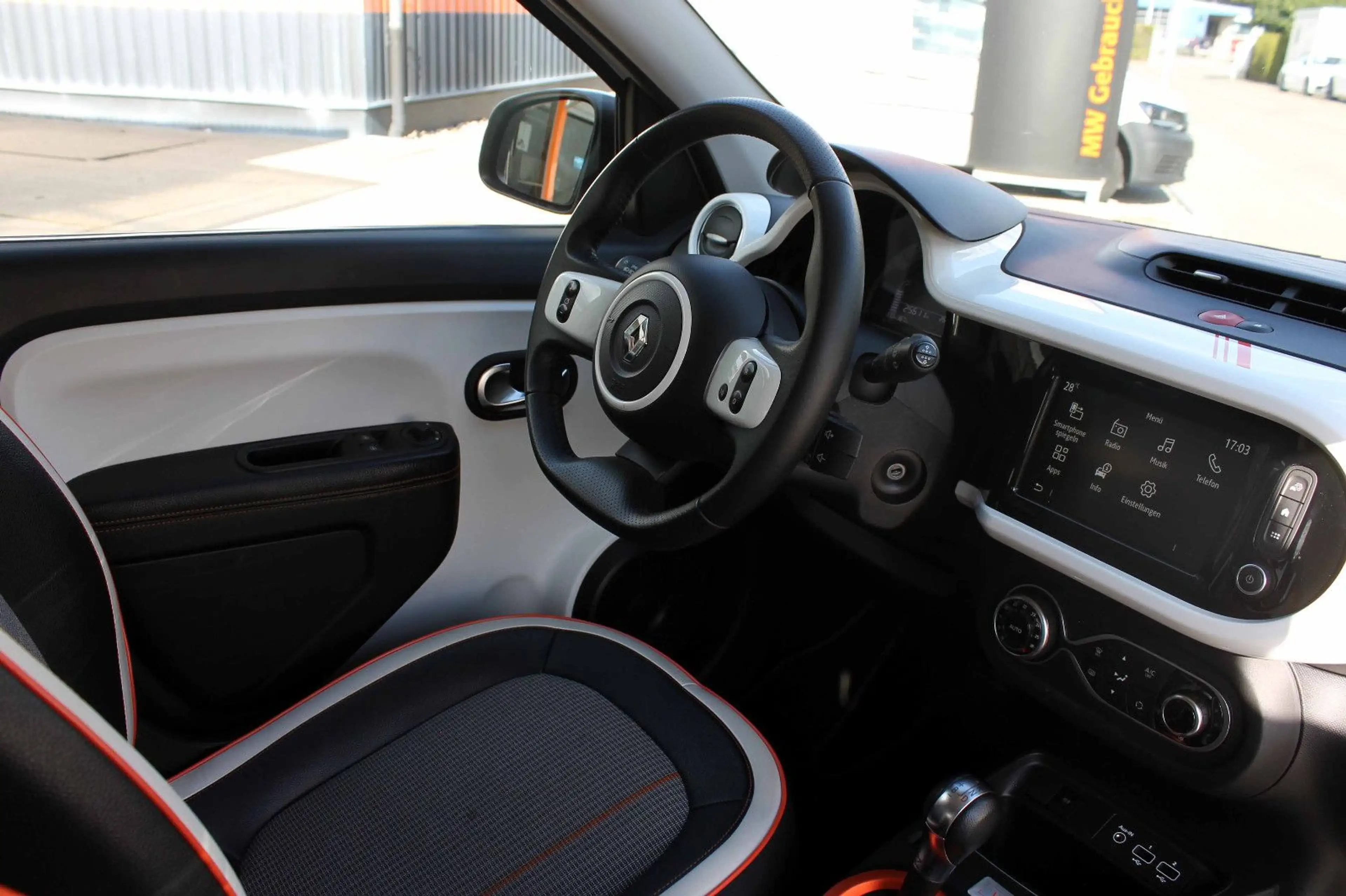Renault Twingo Vibes Electric 21kWh KAM PDC SHZ KLIMA BT — photo 15