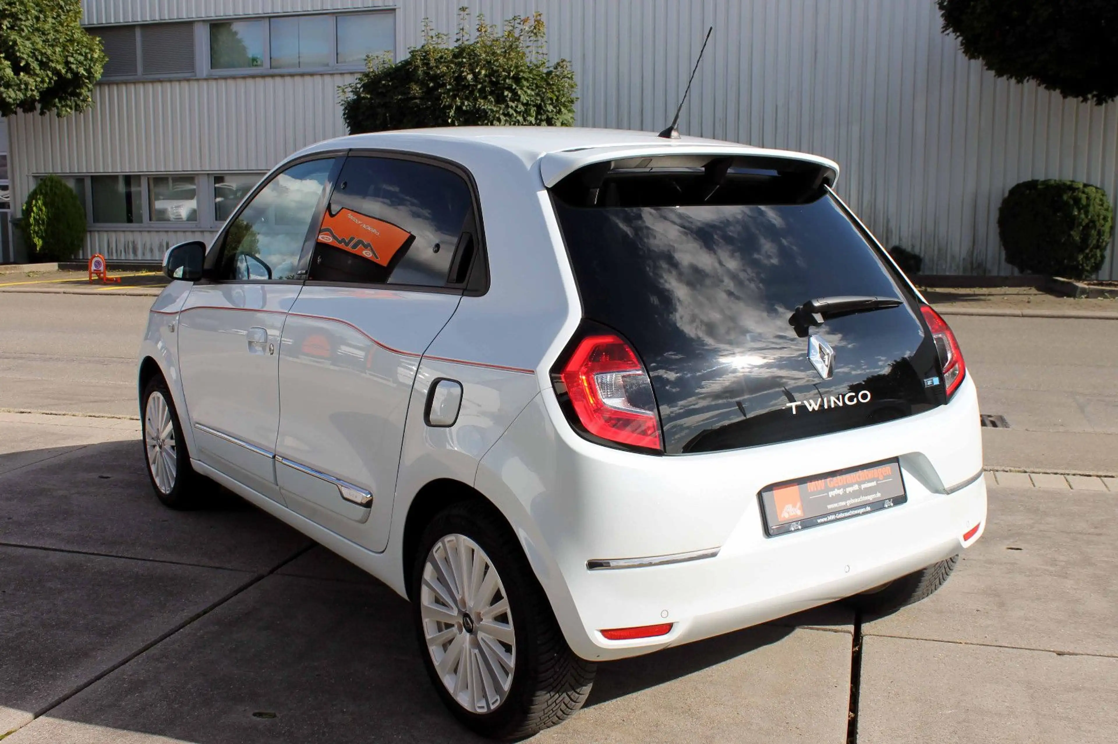 Renault Twingo Vibes Electric 21kWh KAM PDC SHZ KLIMA BT — photo 11