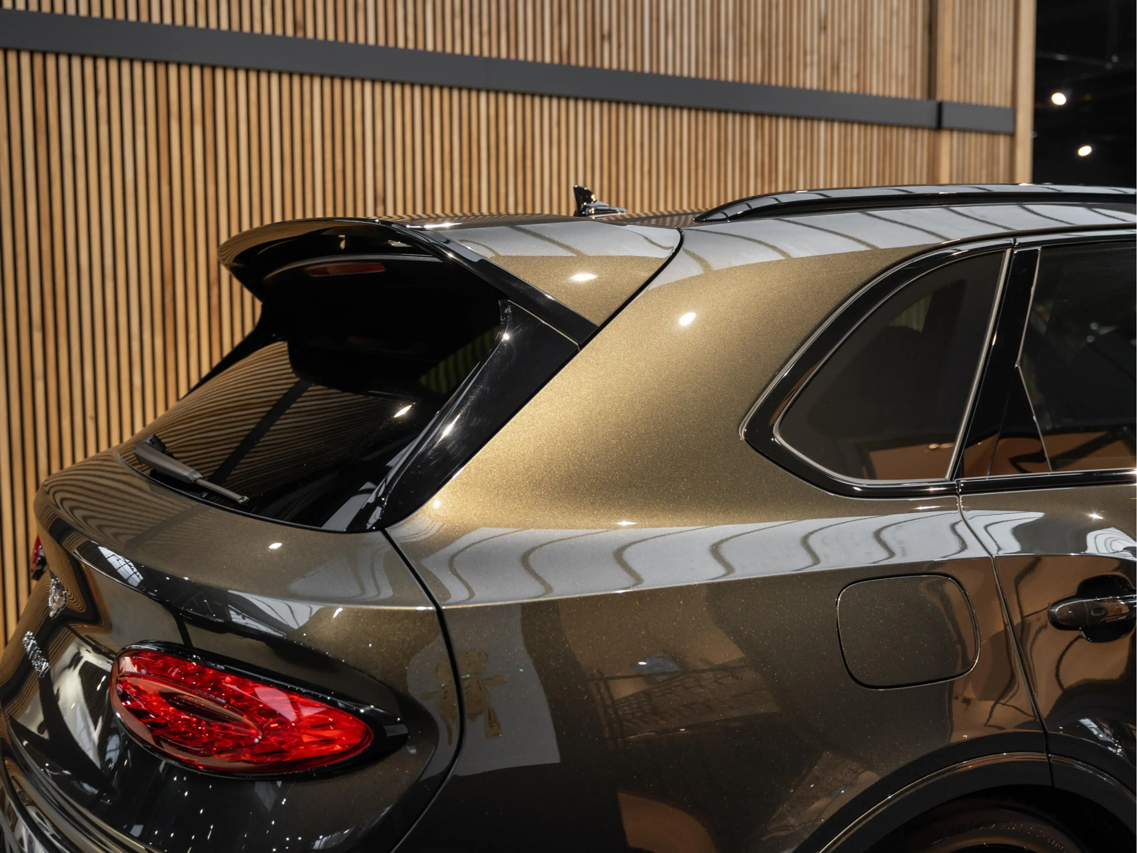 Bentley Bentayga V8 S Touring Package Mandarin NAIM 4.0 V8 S — photo 14