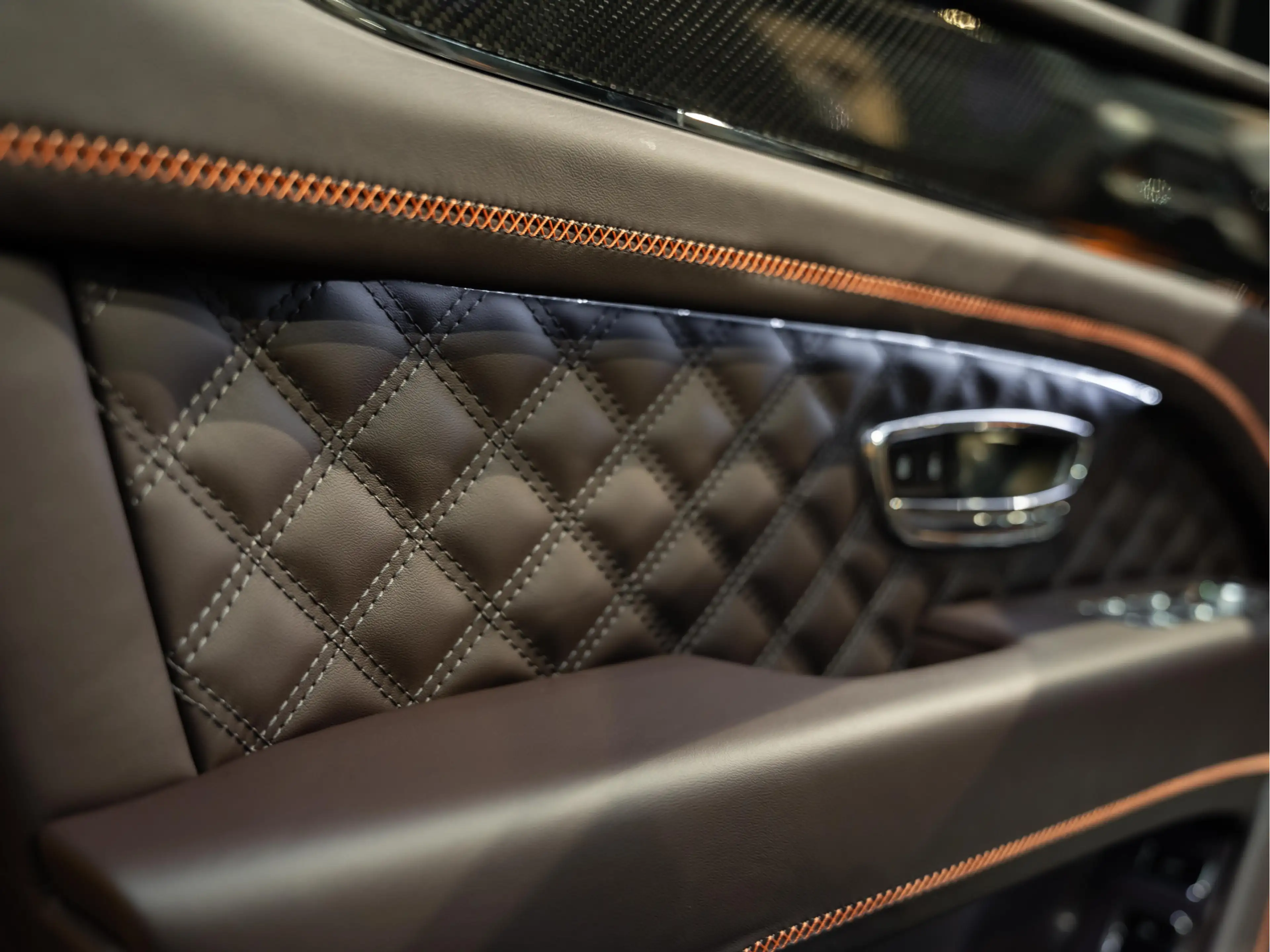 Bentley Bentayga V8 S Touring Package Mandarin NAIM 4.0 V8 S — photo 22