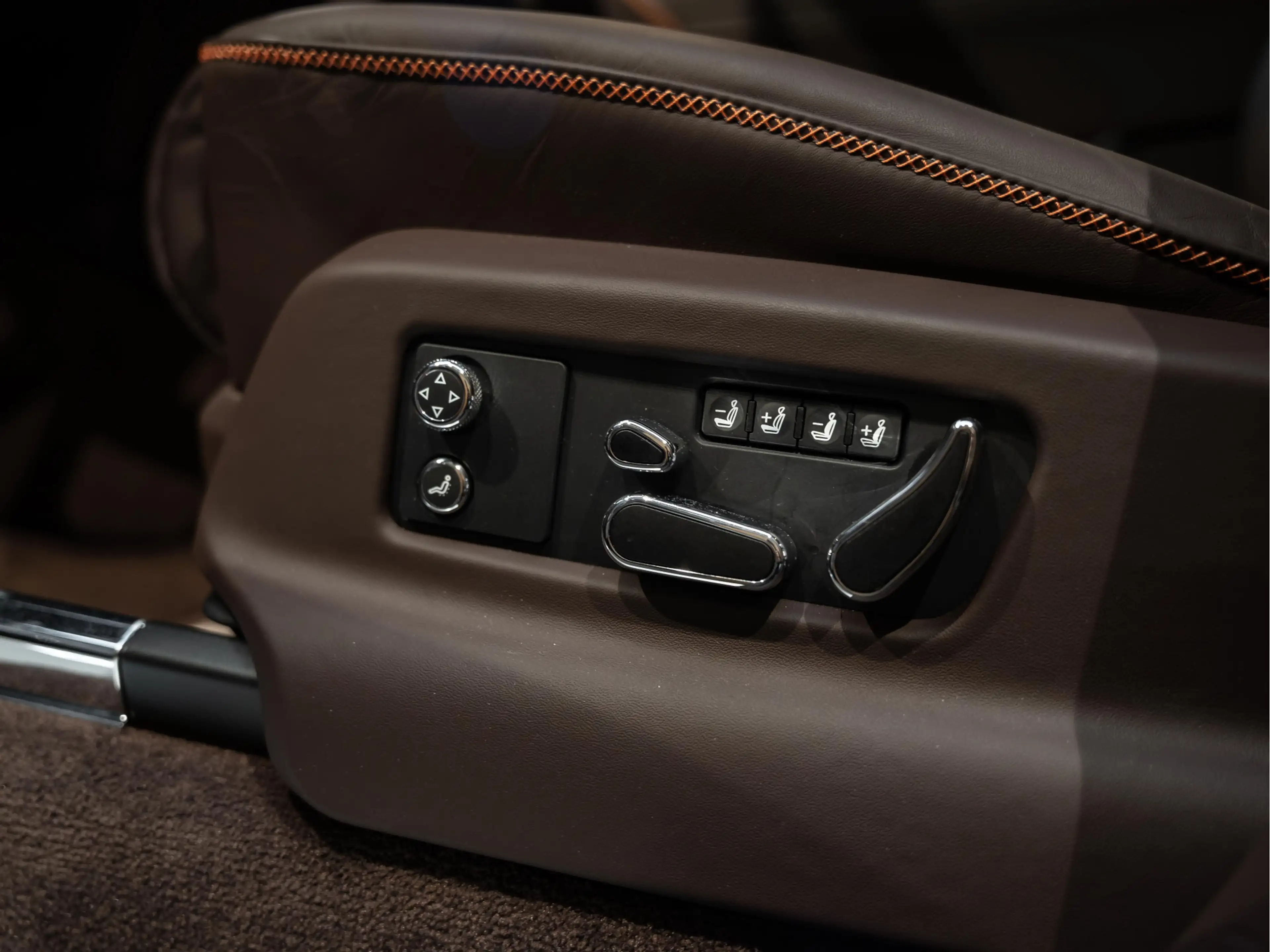 Bentley Bentayga V8 S Touring Package Mandarin NAIM 4.0 V8 S — photo 24