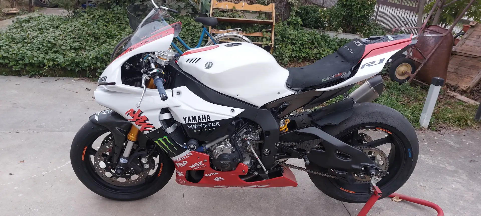 Yamaha YZF-R1 Yamaha yzf-r1 Negro - 1
