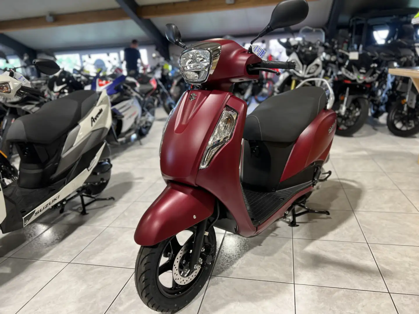 Suzuki Address 125 Rouge - 2