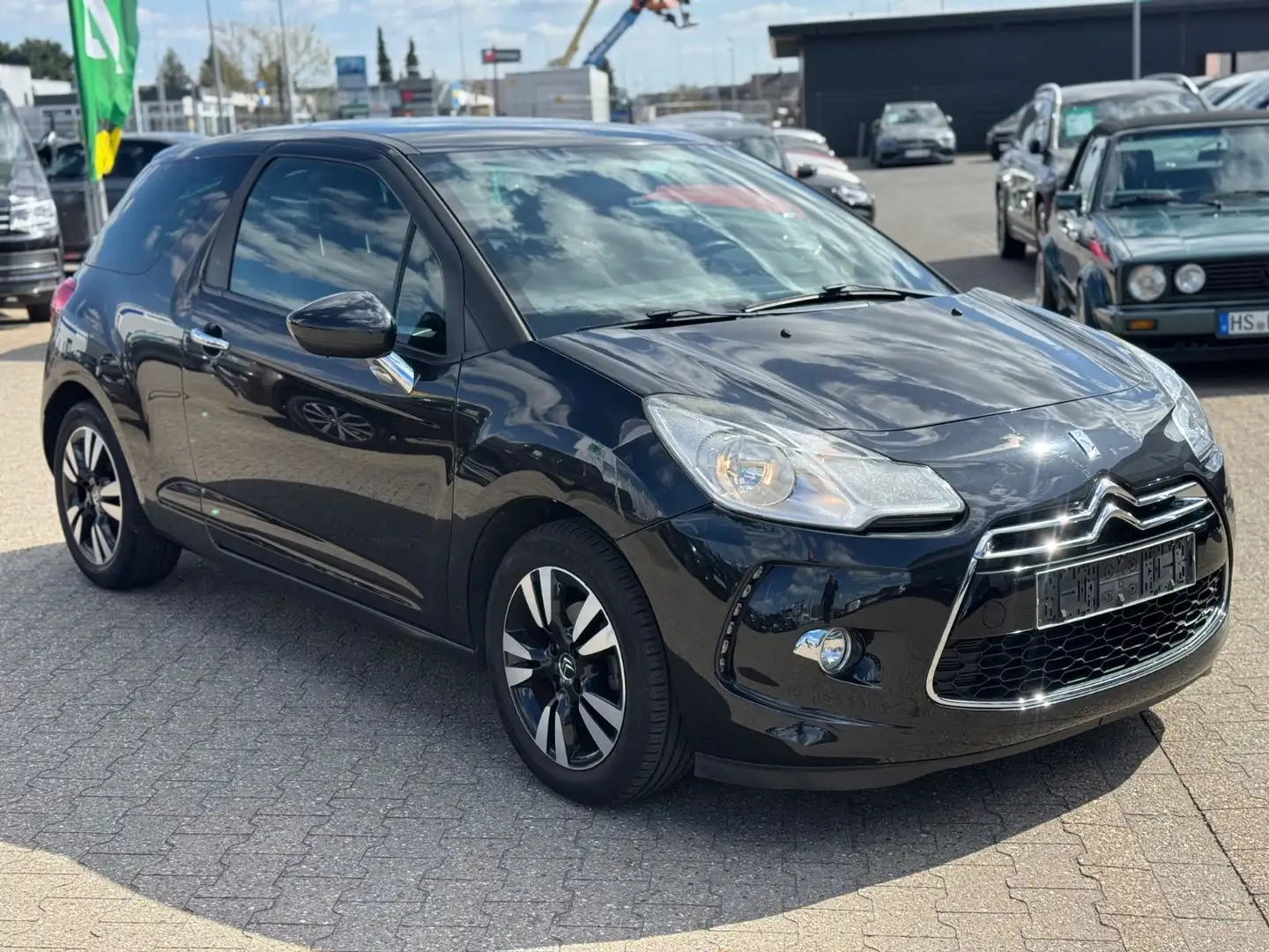 Citroen DS3 SoChic 1.6 HDI Euro5,Klima Schwarz - 2