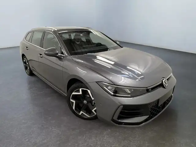 Volkswagen Passat Variant R-Line 2.0 TDI SCR 4Motion 142kW-193PS DSG7- Attel