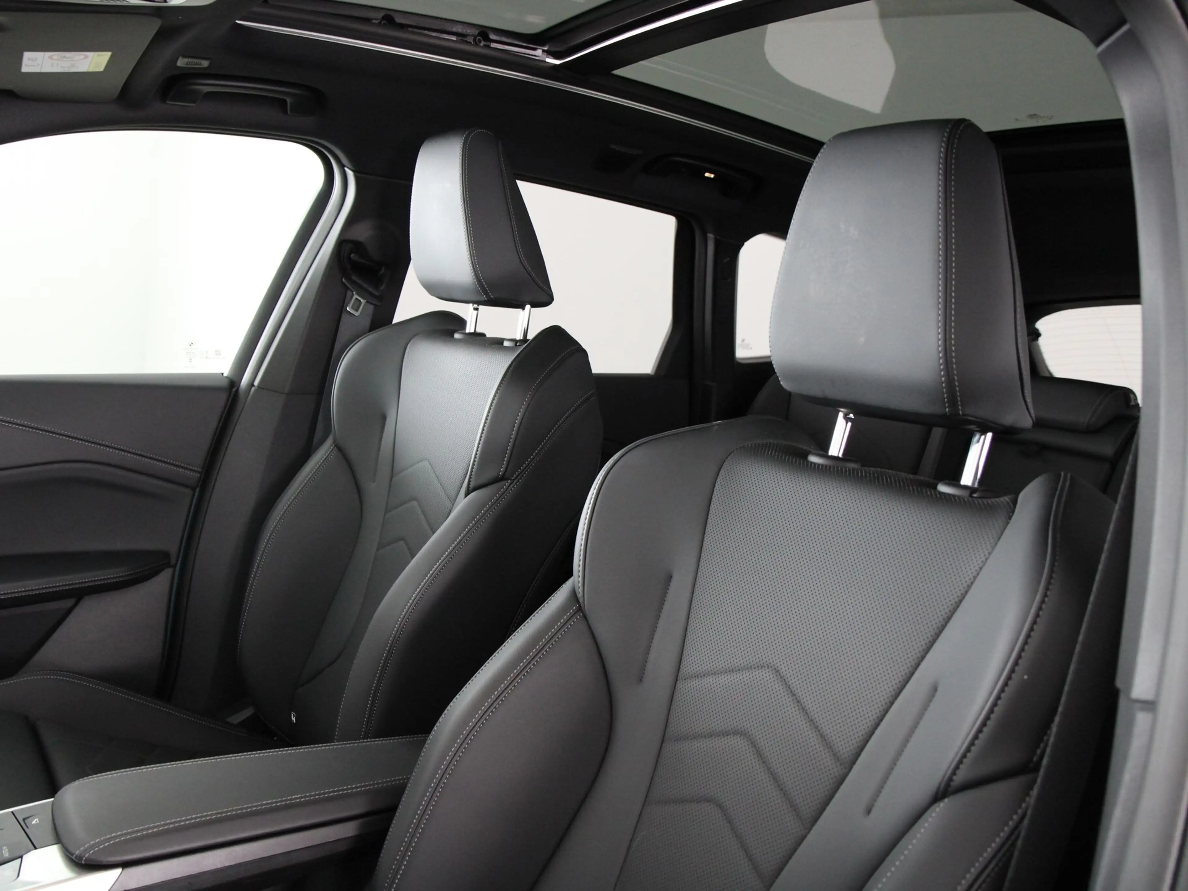 BMW iX1 eDrive20 67 kWh M Sport — photo 5