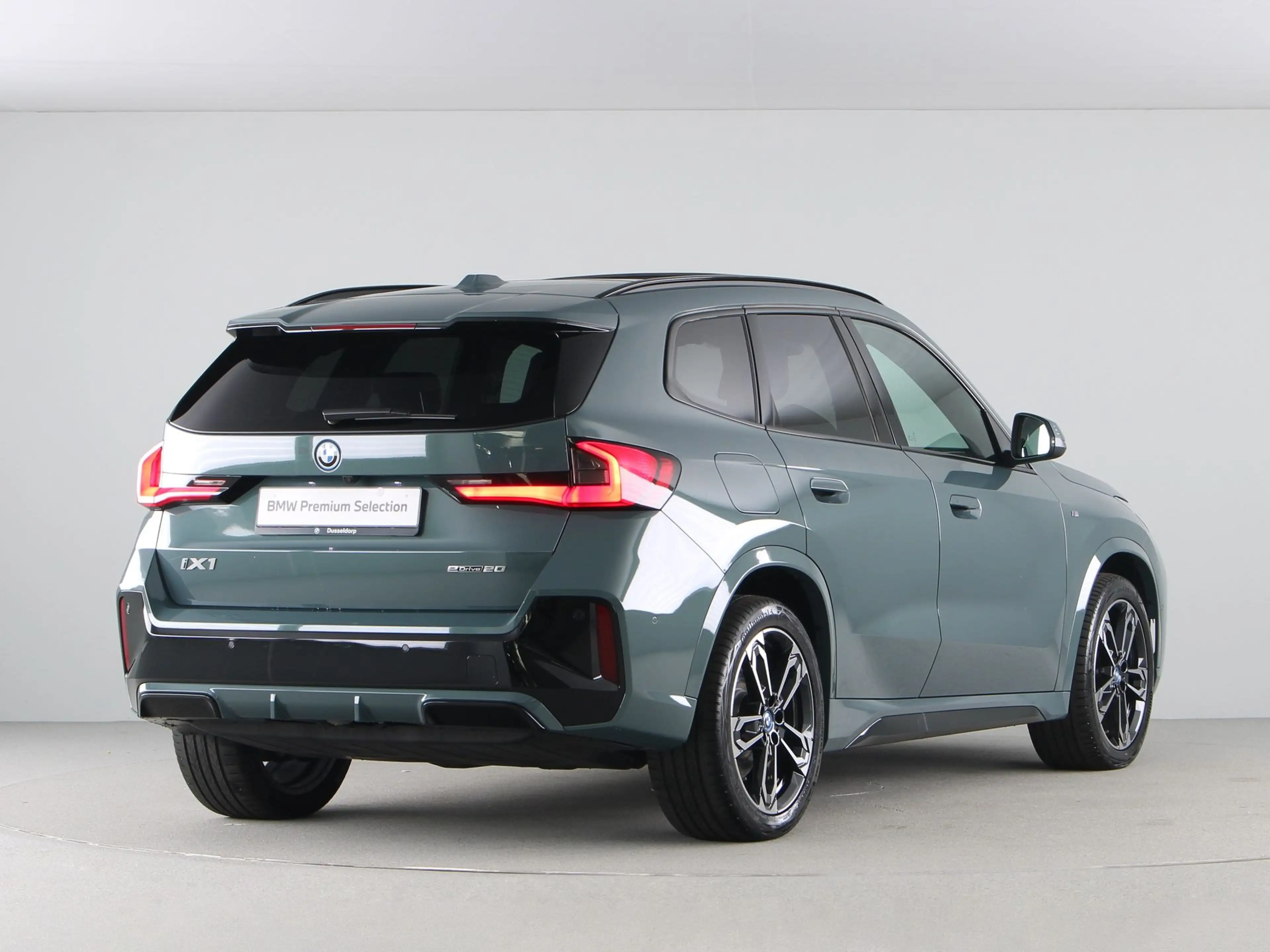 BMW iX1 eDrive20 67 kWh M Sport — photo 9