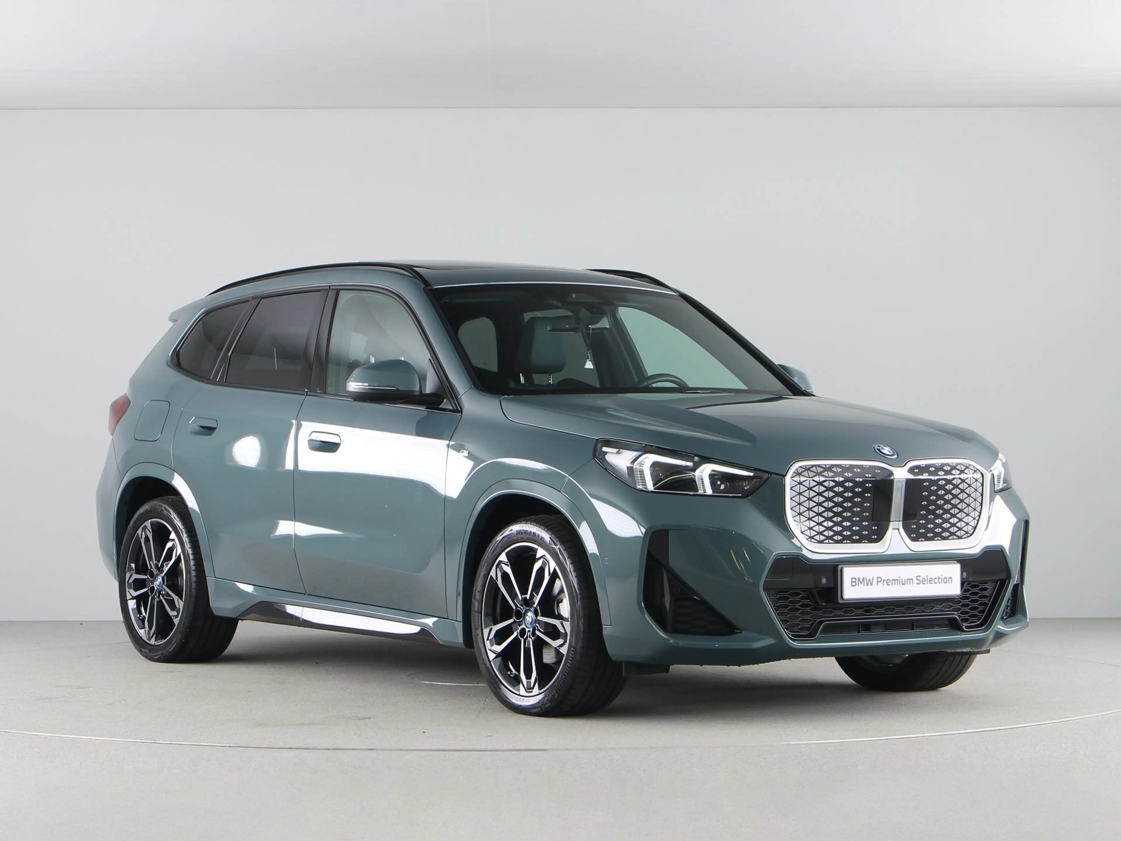 BMW iX1 eDrive20 67 kWh M Sport — photo 7