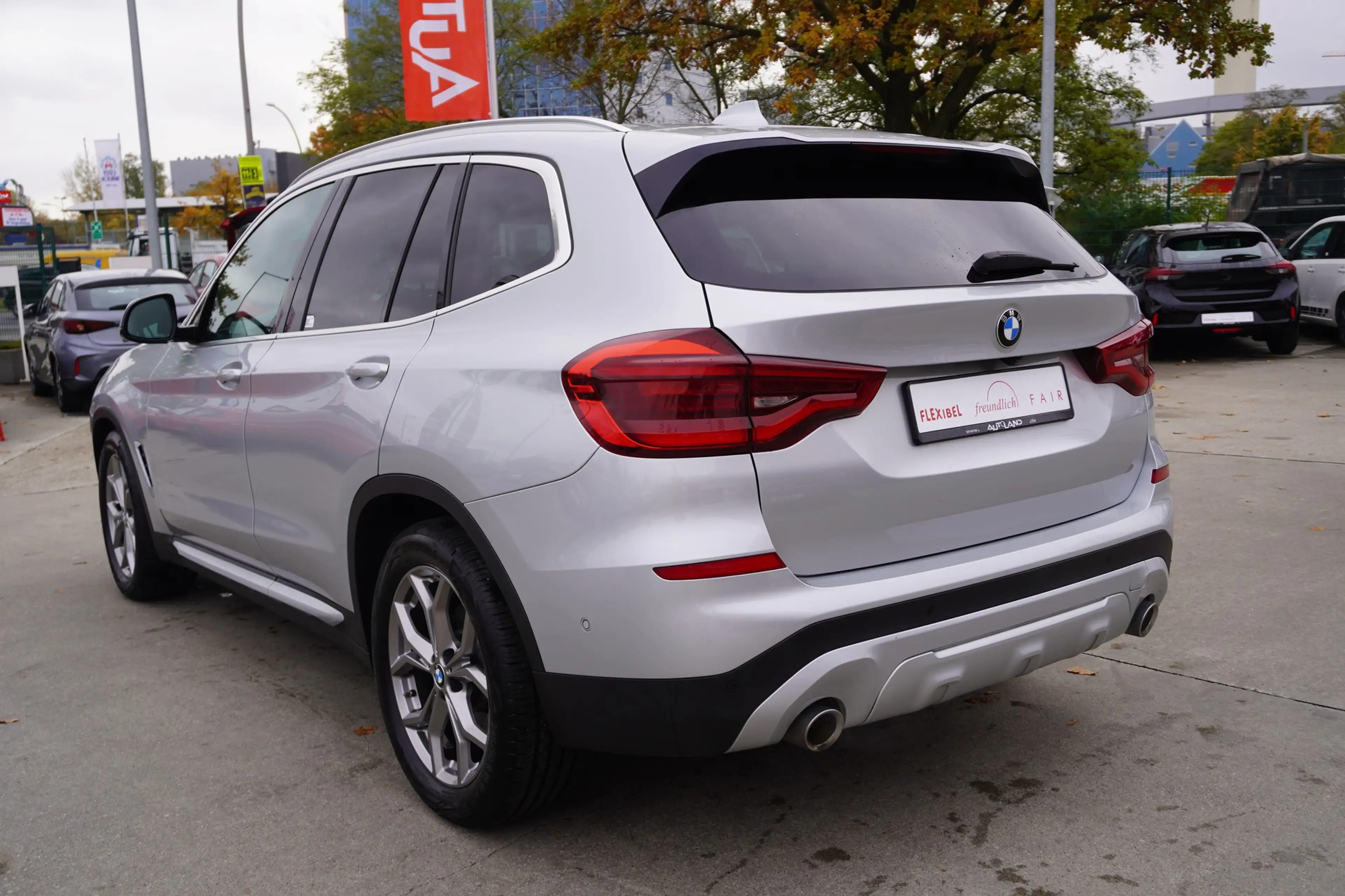 BMW X3 xDrive 20 i xLine LED Navi AHK Kamera — photo 2