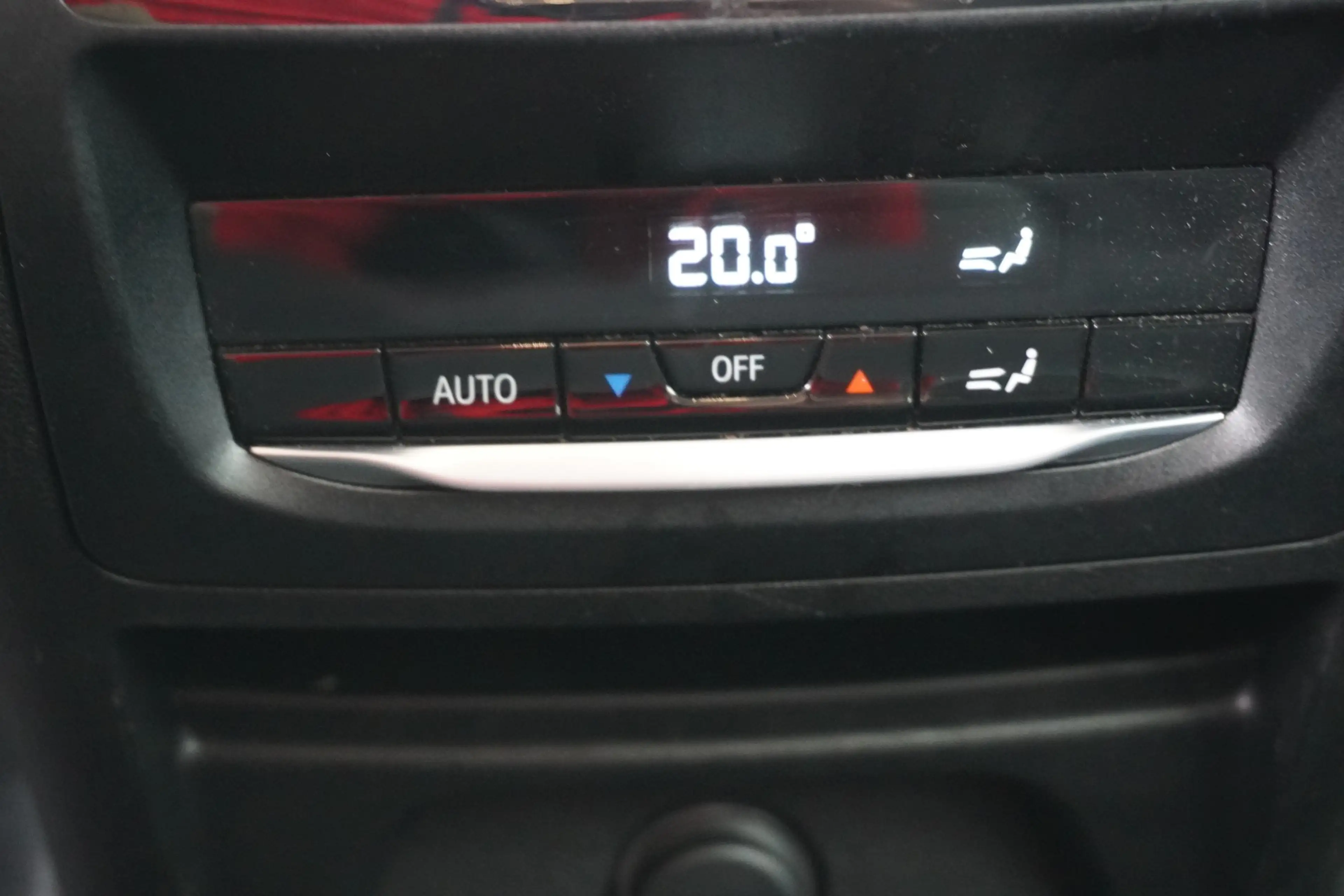 BMW X3 xDrive 20 i xLine LED Navi AHK Kamera — photo 13