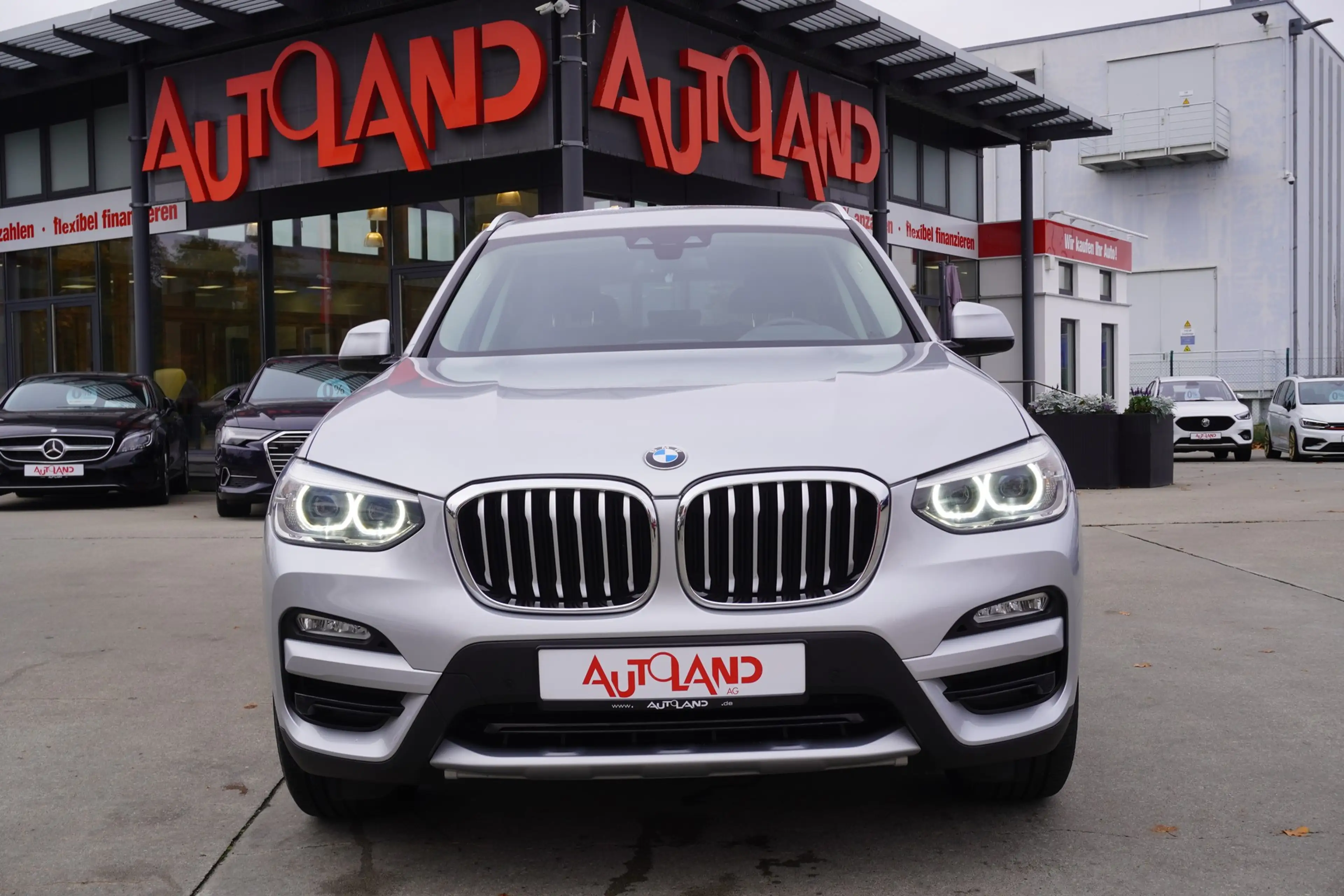 BMW X3 xDrive 20 i xLine LED Navi AHK Kamera — photo 6