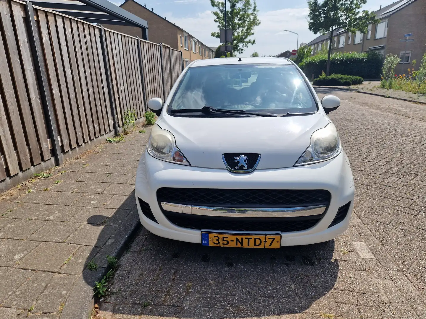 Peugeot 107 1.0-12V Millesim 200 Wit - 2