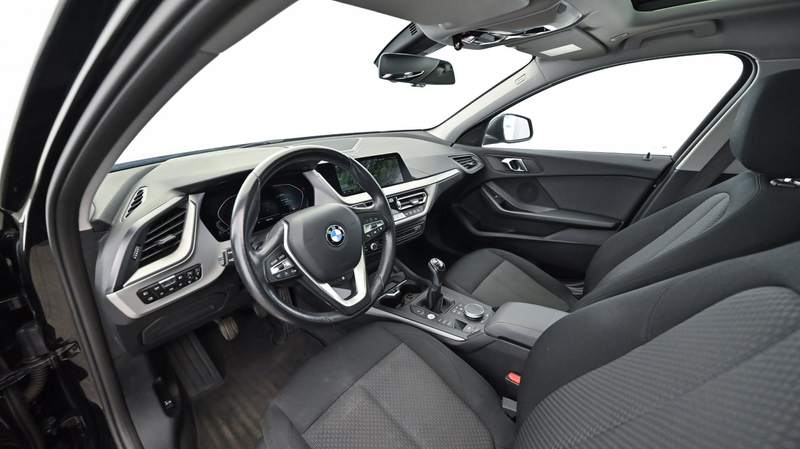 BMW 118 d F40 — photo 8