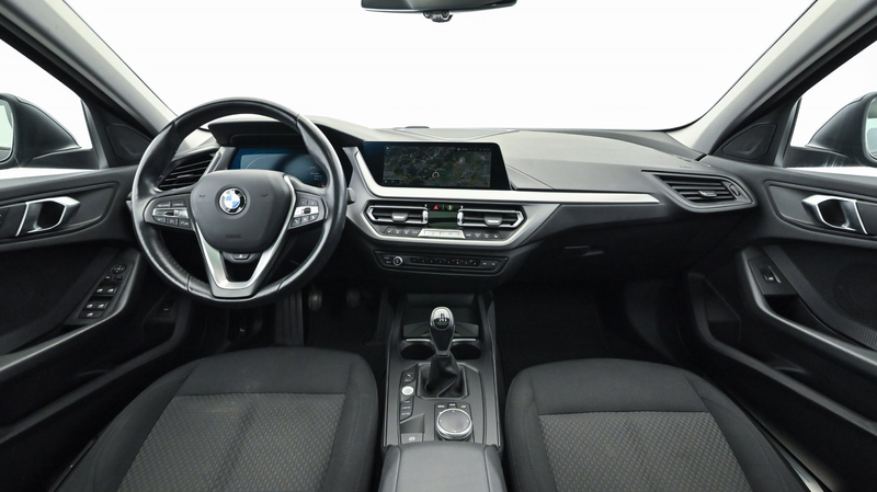 BMW 118 d F40 — photo 11