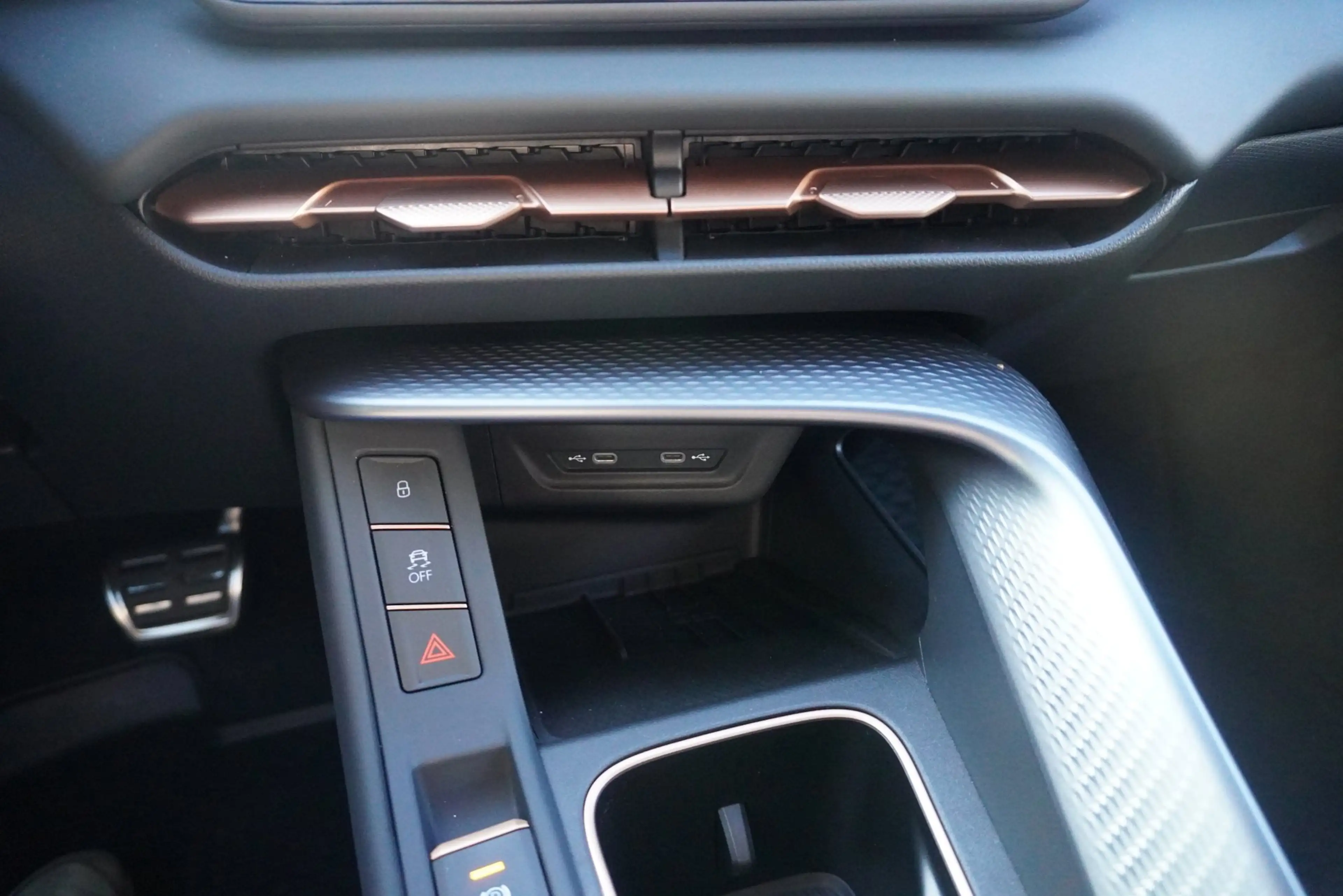 CUPRA Terramar 1.5 TSI e-Hybrid VZ America s CUP Camera/Pano.dak/ — photo 44