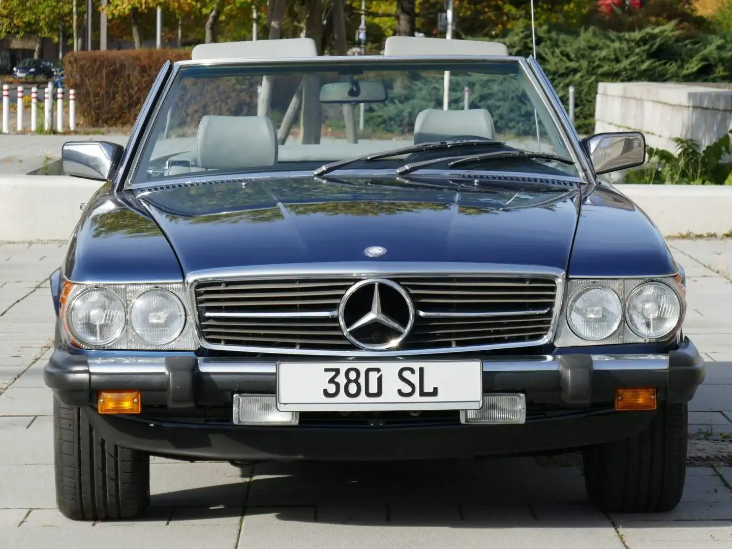 Mercedes-Benz SL 380 Blau - 2