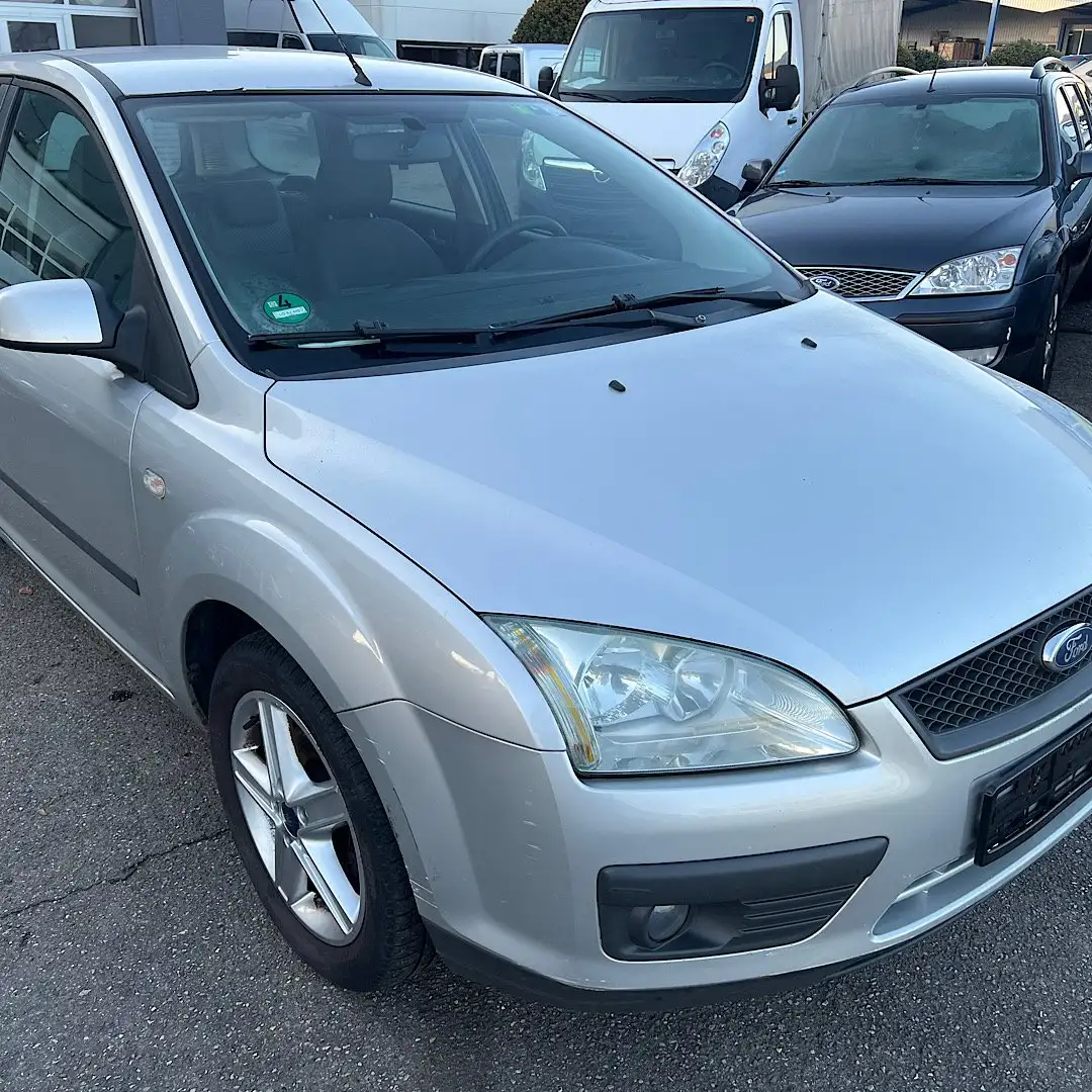 Ford Focus Fun X - Kombi-Klima-Tüv neu Silber - 1