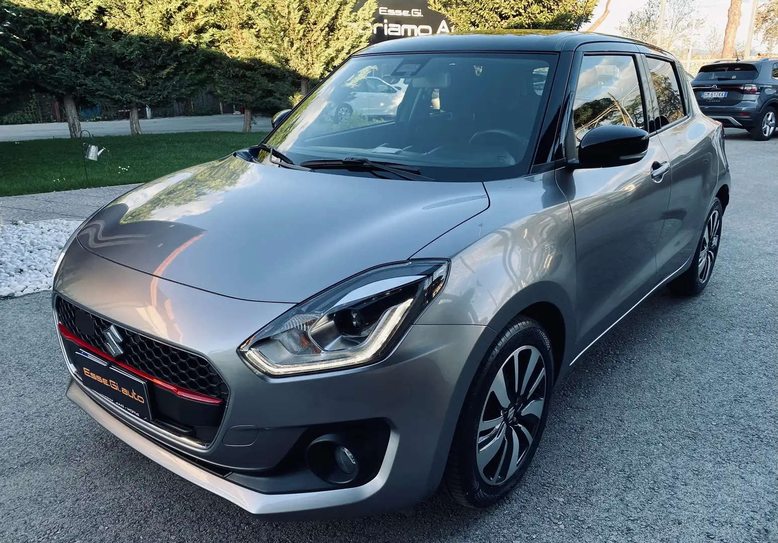 Suzuki Swift TOP **POSS.PACK MEDIA** VED.NOTE Gris - 1