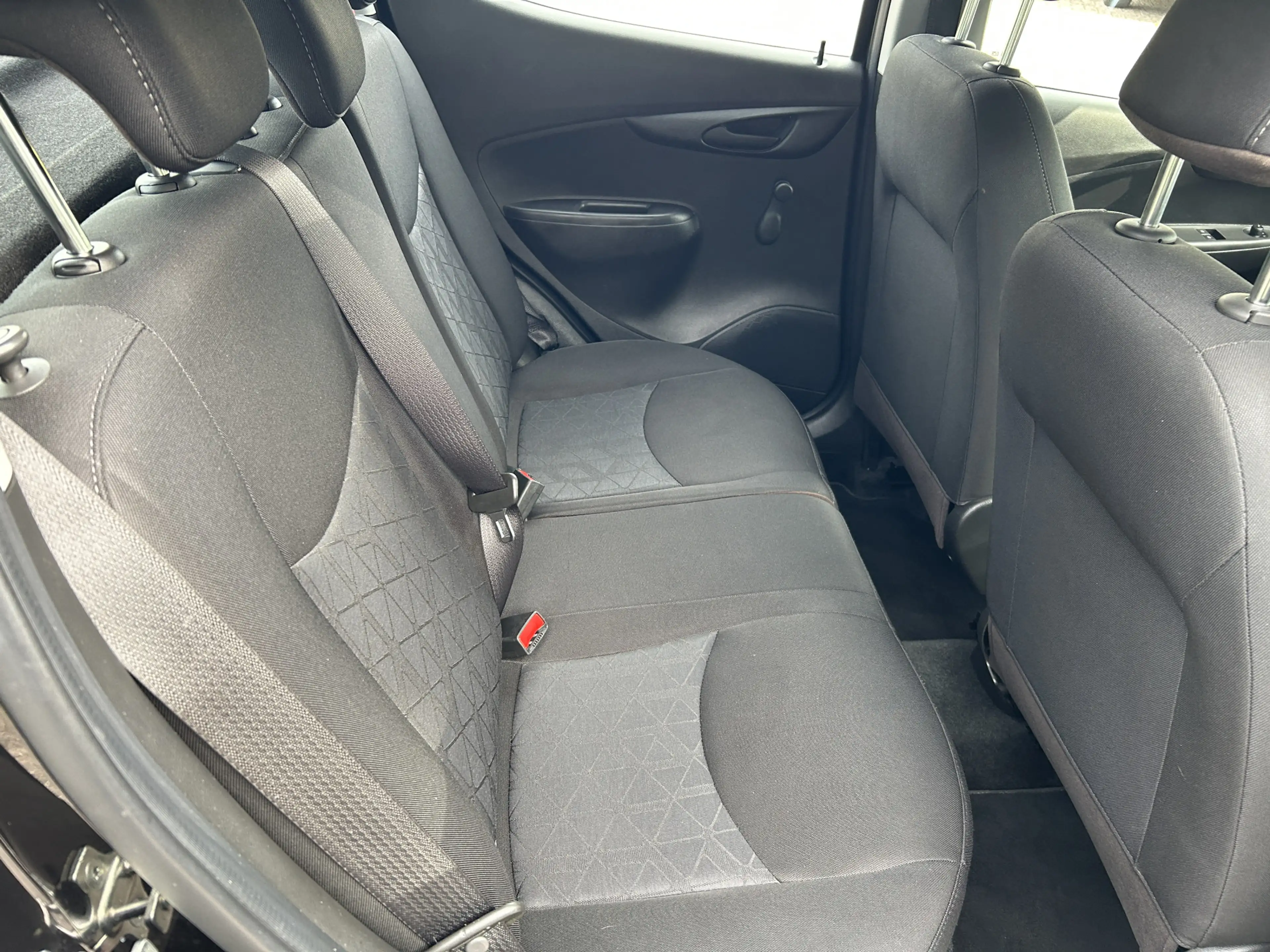 Opel Karl 1.0 ecoFLEX 120 Jaar Edition — photo 13