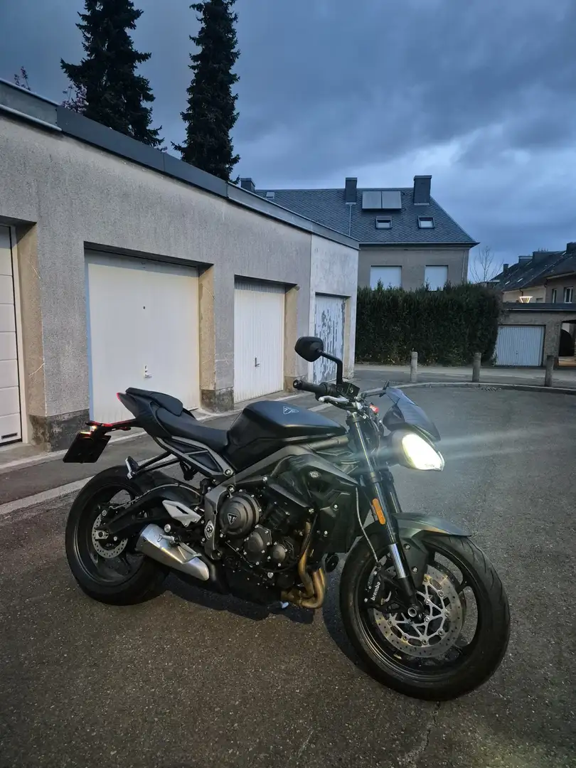 Triumph Street Triple R quick shifter, poignées chauffantes, réservoir 17L Negru - 1