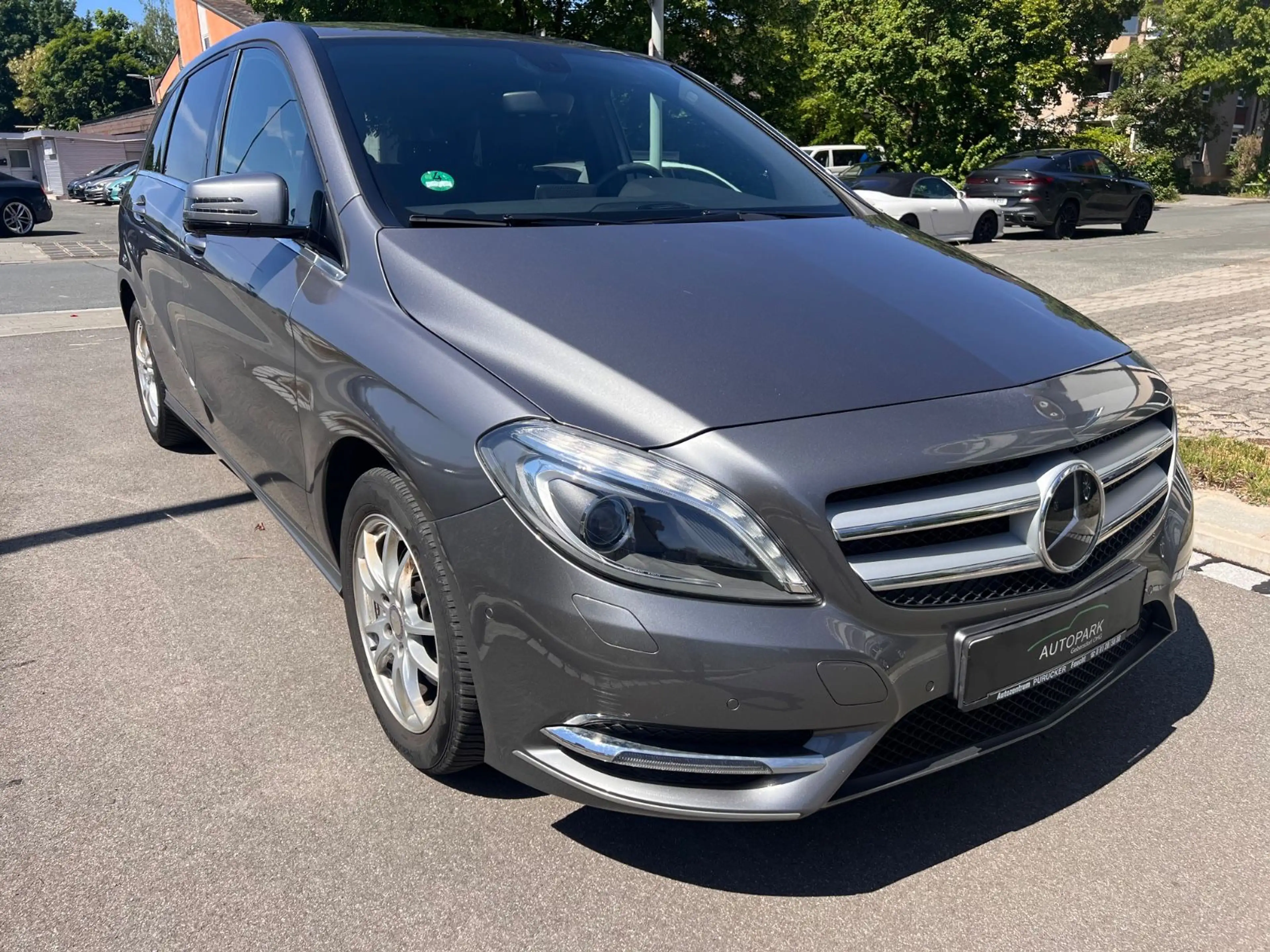 Mercedes-Benz B 180 /Xenon/SHZ/Klima/PDC/Tempomat — photo 2
