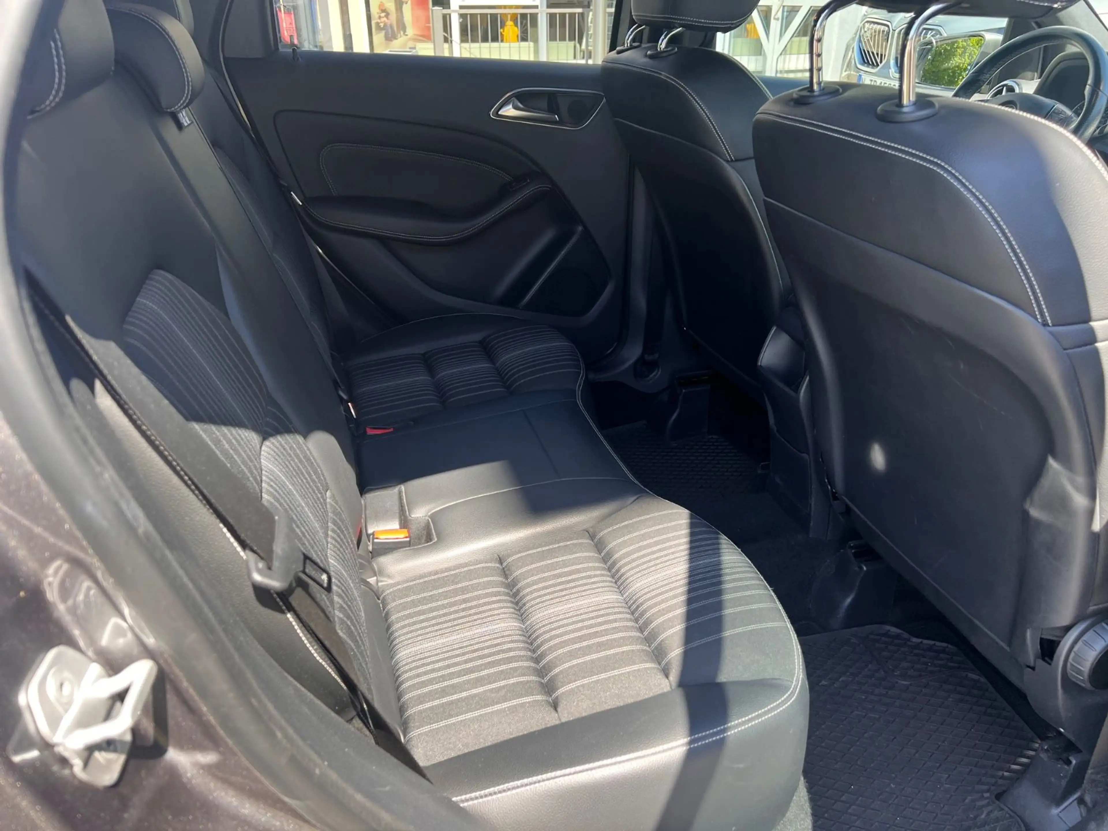 Mercedes-Benz B 180 /Xenon/SHZ/Klima/PDC/Tempomat — photo 8