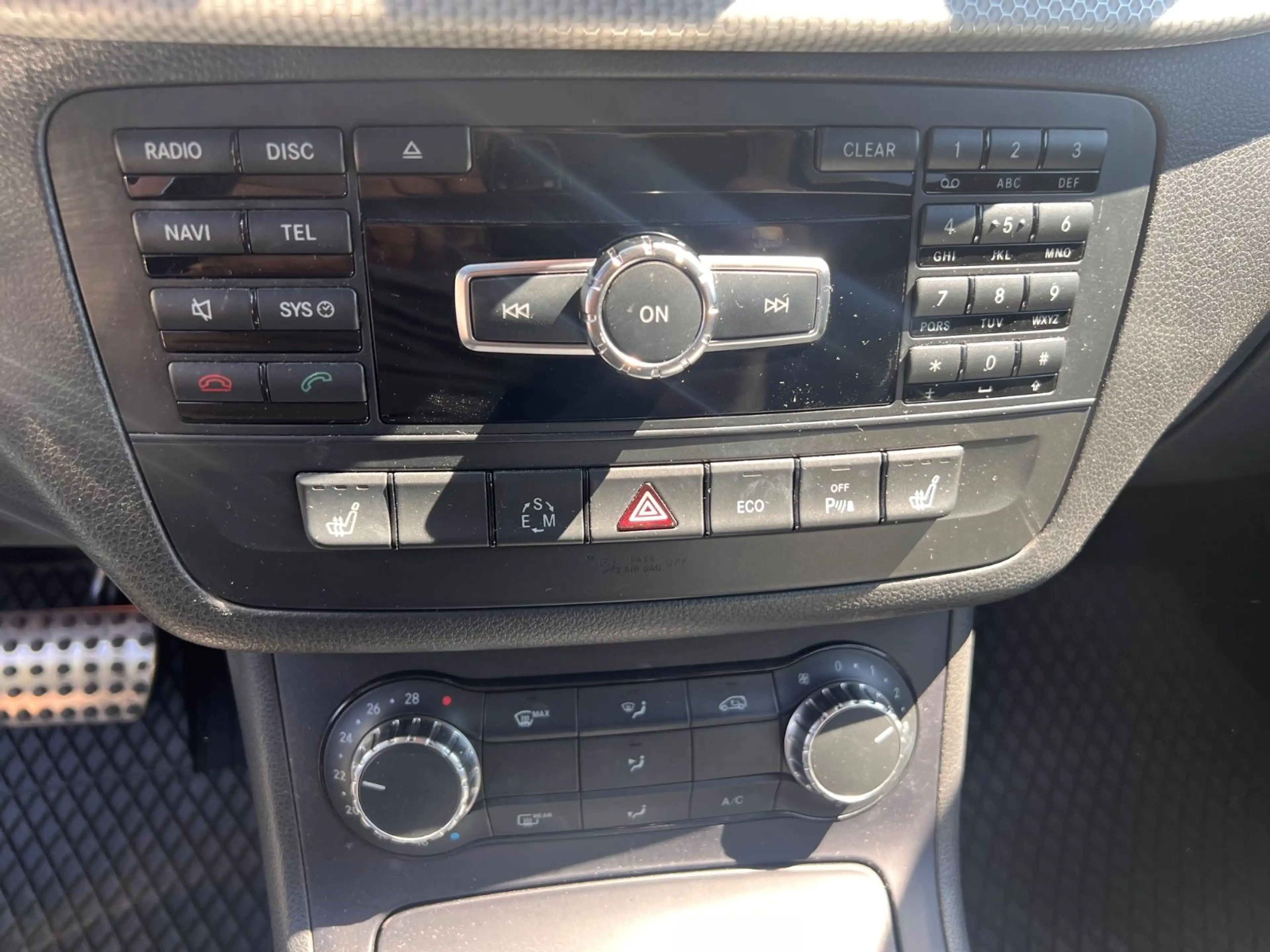 Mercedes-Benz B 180 /Xenon/SHZ/Klima/PDC/Tempomat — photo 9