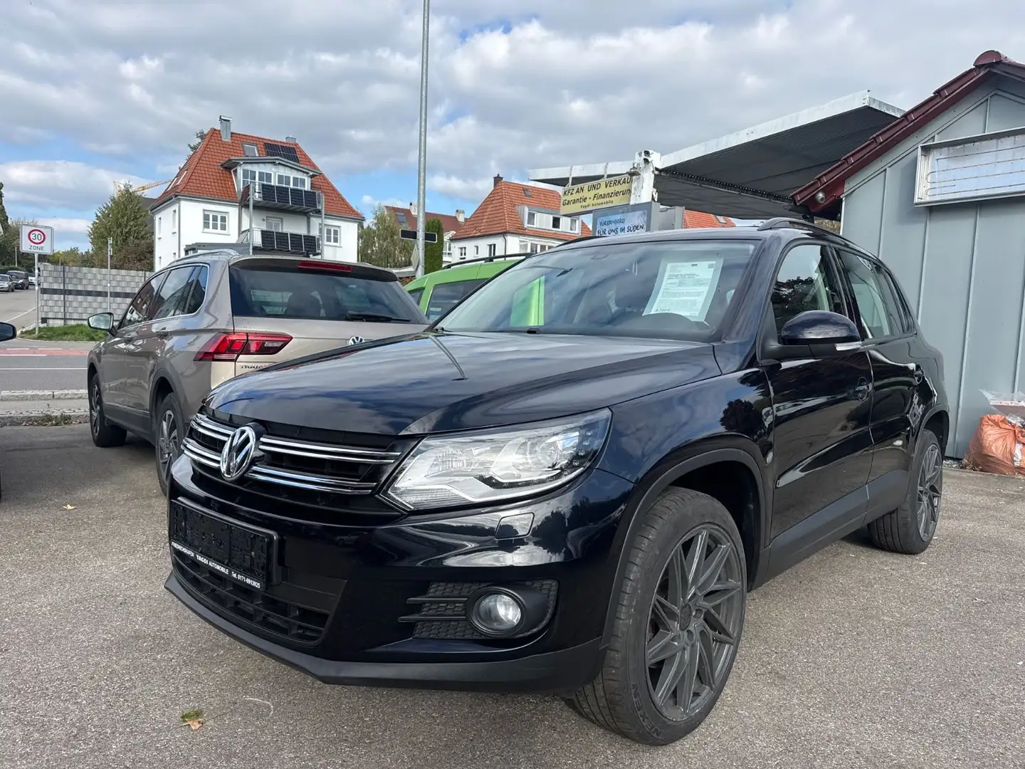 Volkswagen Tiguan Trend & Fun 4Motion*PANO*AHK*XENON*KESKIN Noir - 1